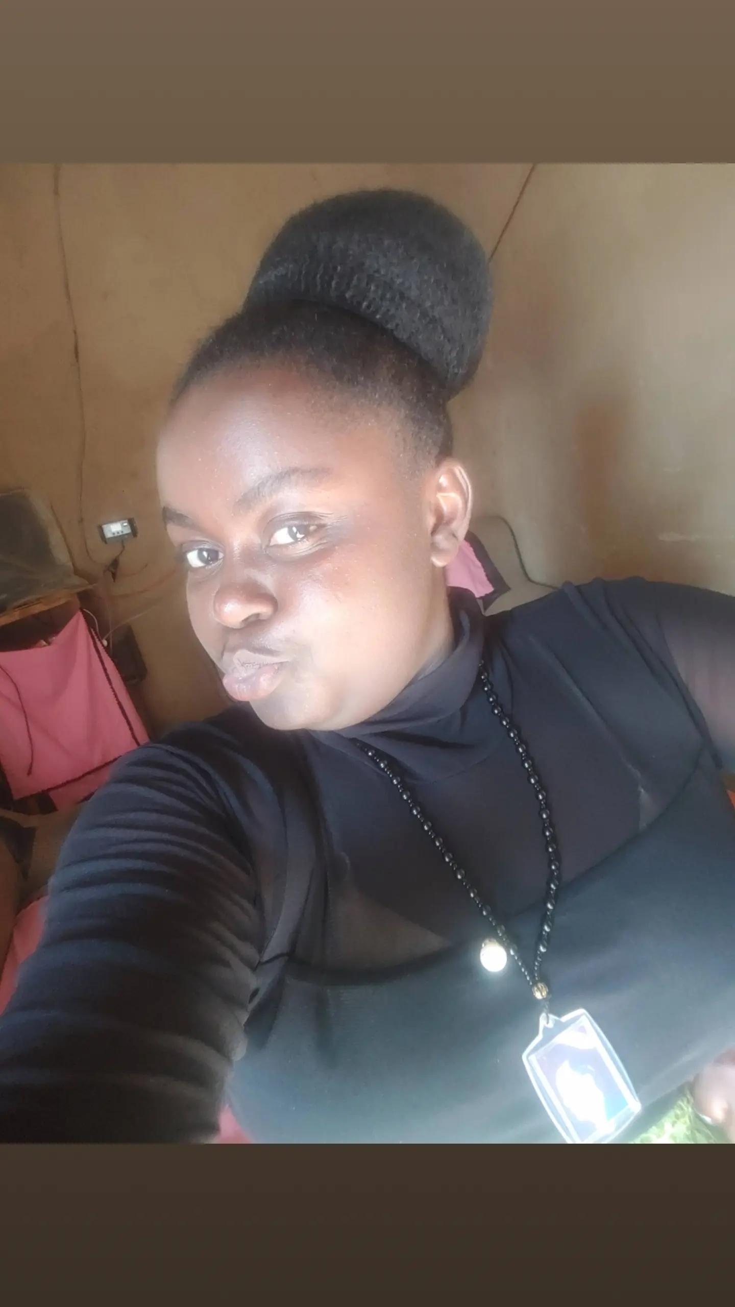 @Esther Mbafumoja
