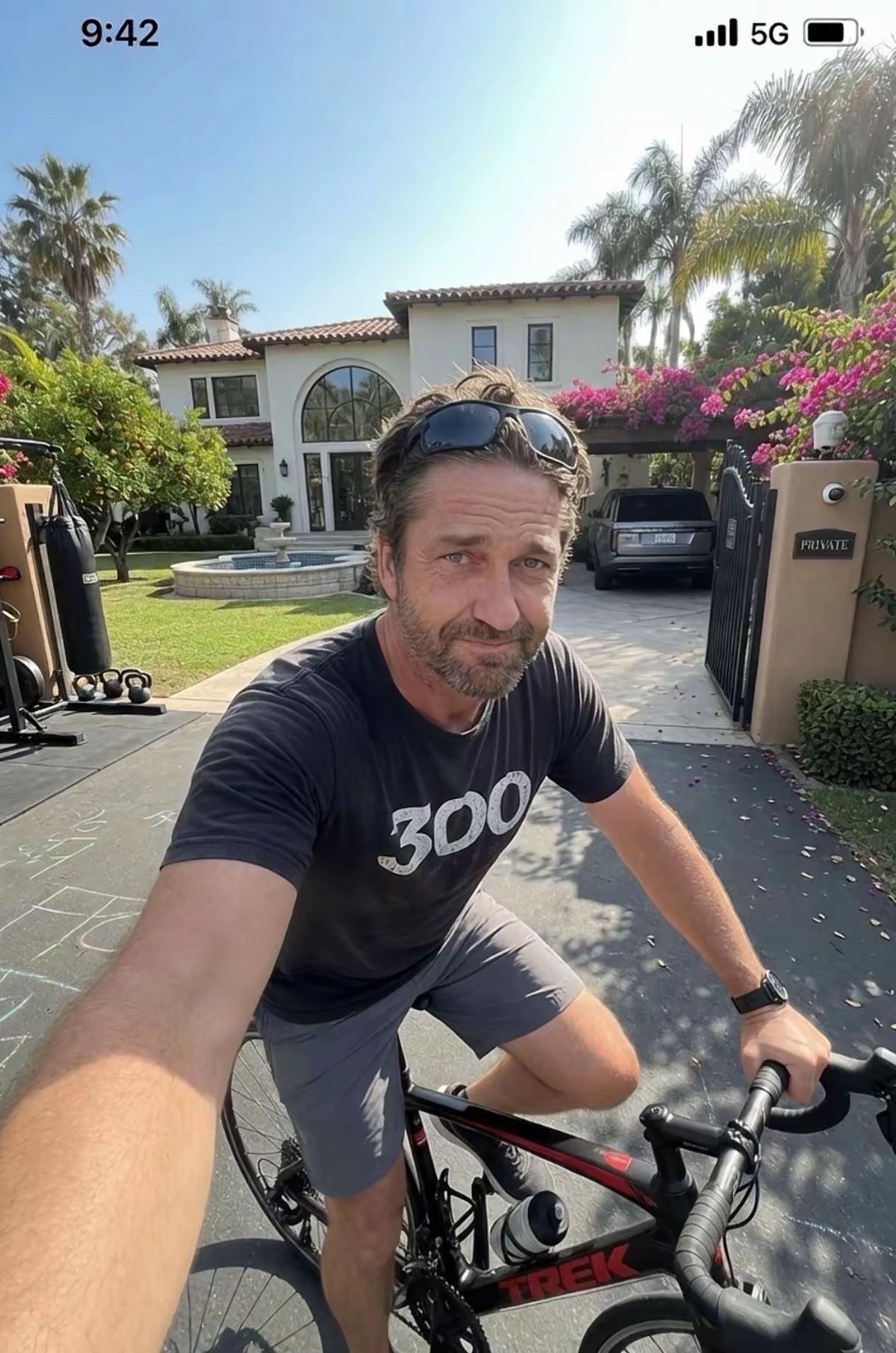 @GERARD BUTLER