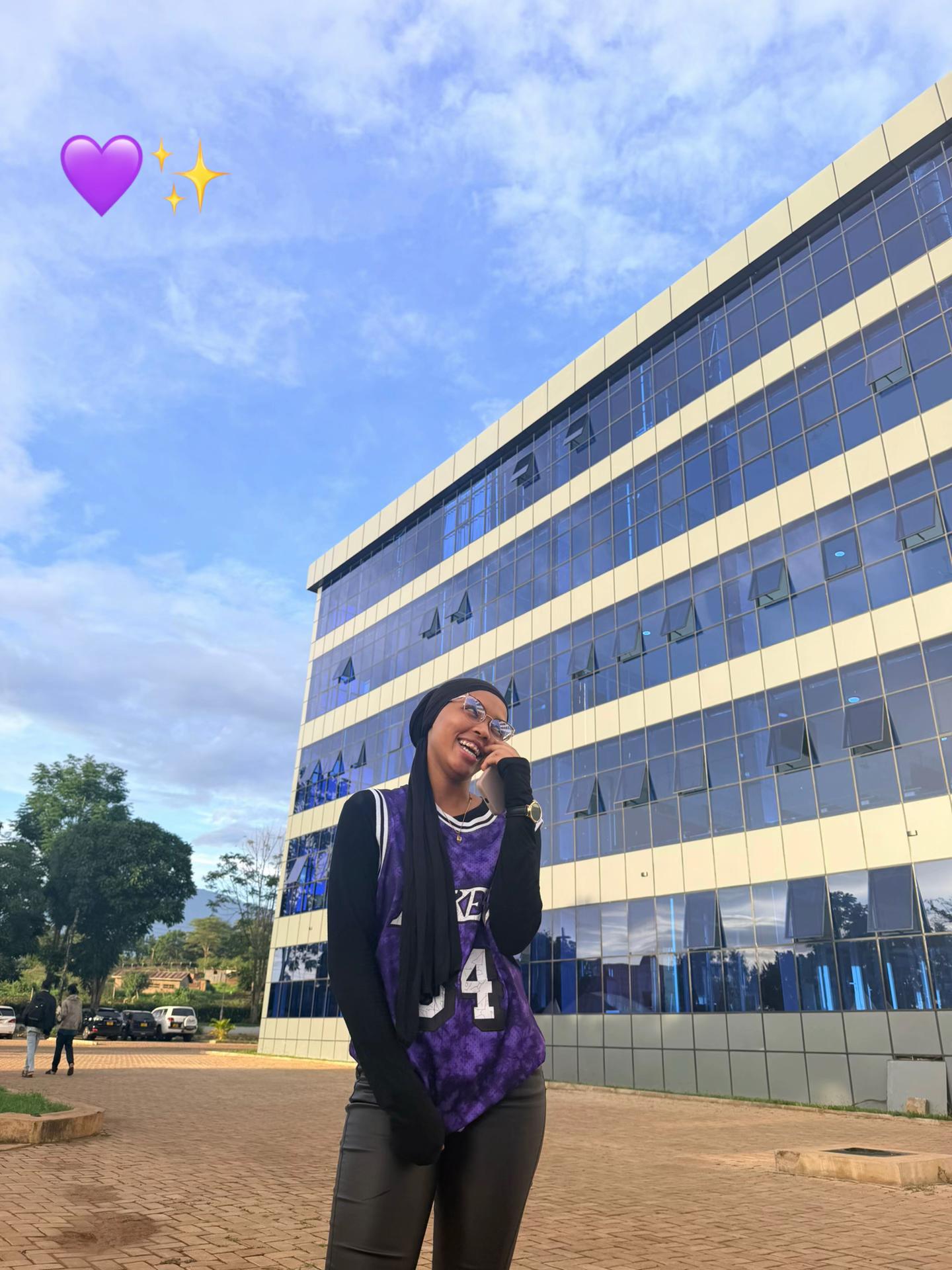 @𝑳𝑨𝑽𝑬𝑵𝑫𝑹𝑰𝑨 💜🌿💦