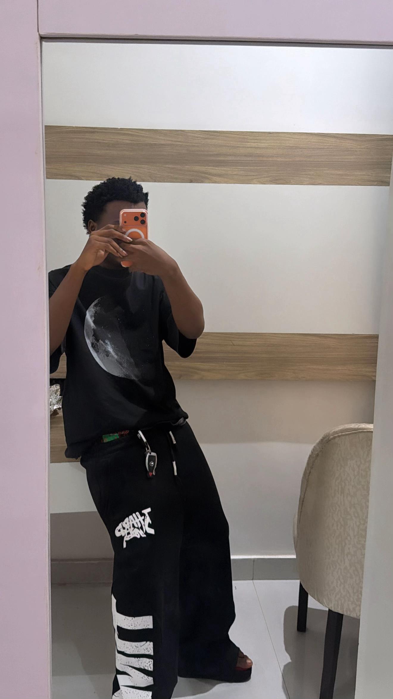 @𝓝𝓾𝓮𝓵🦍