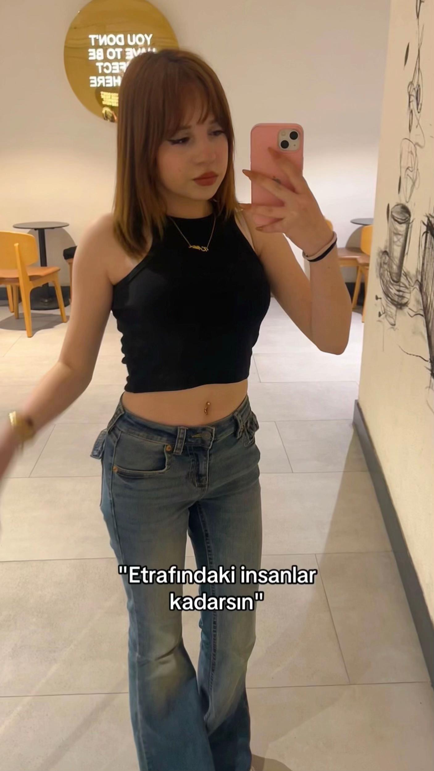 @𝘩𝘢𝘮𝘪𝘥𝘦
