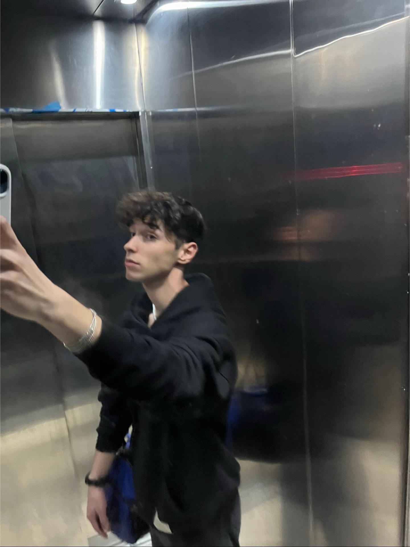 @𝐀𝐌𝐈𝐑𝐊𝐑𝐀𝐖