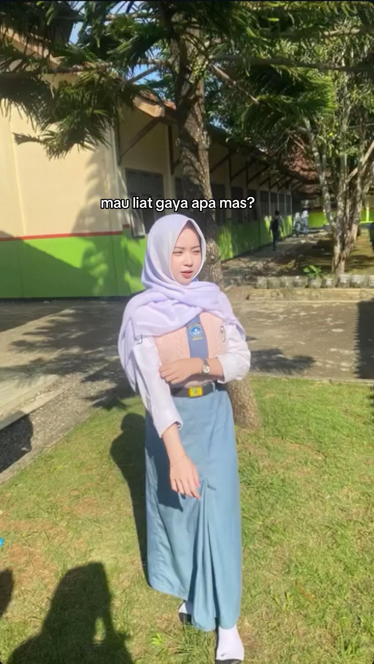 @ellysaa