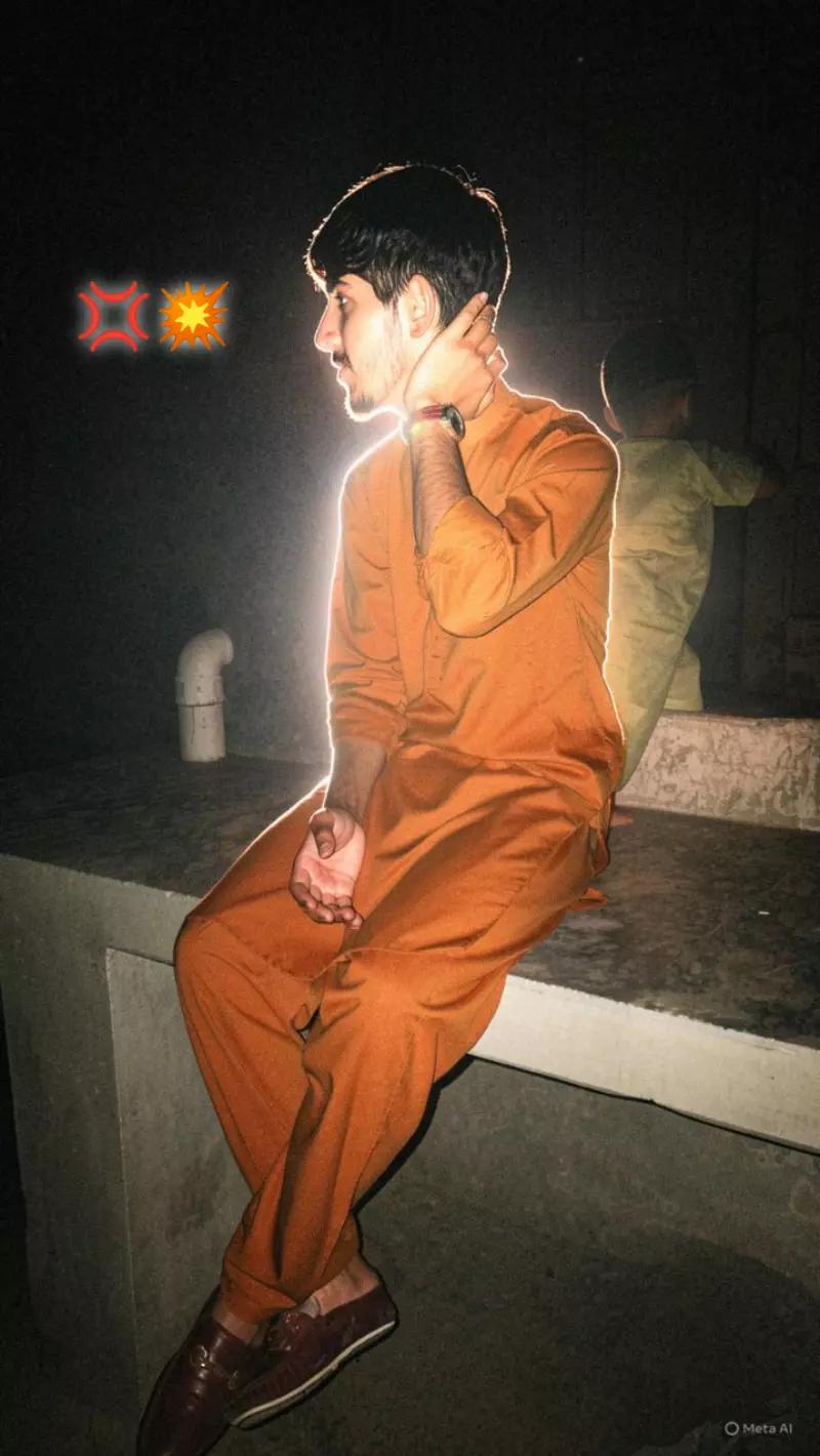 @Hsnvloger786