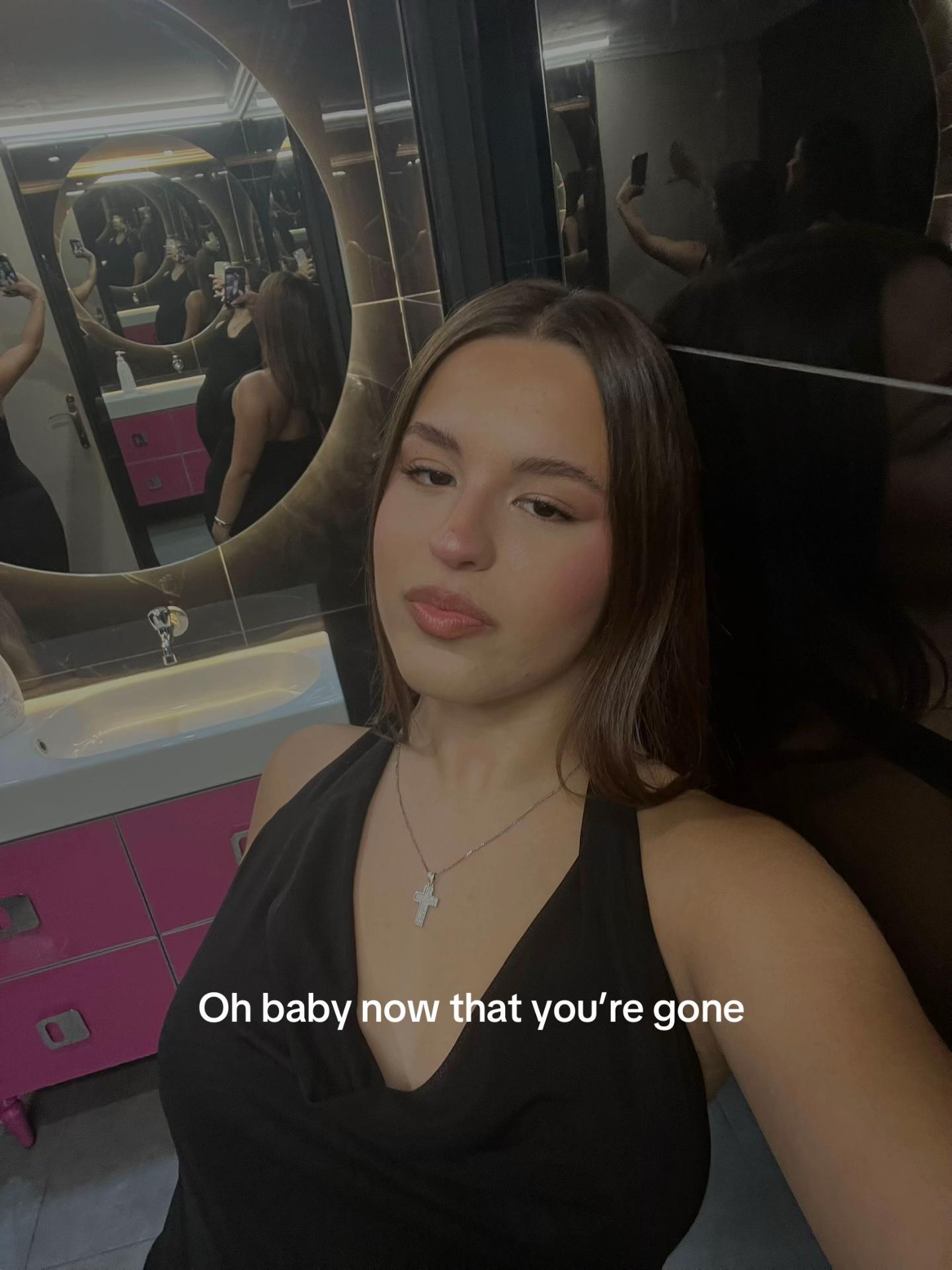 @mìa