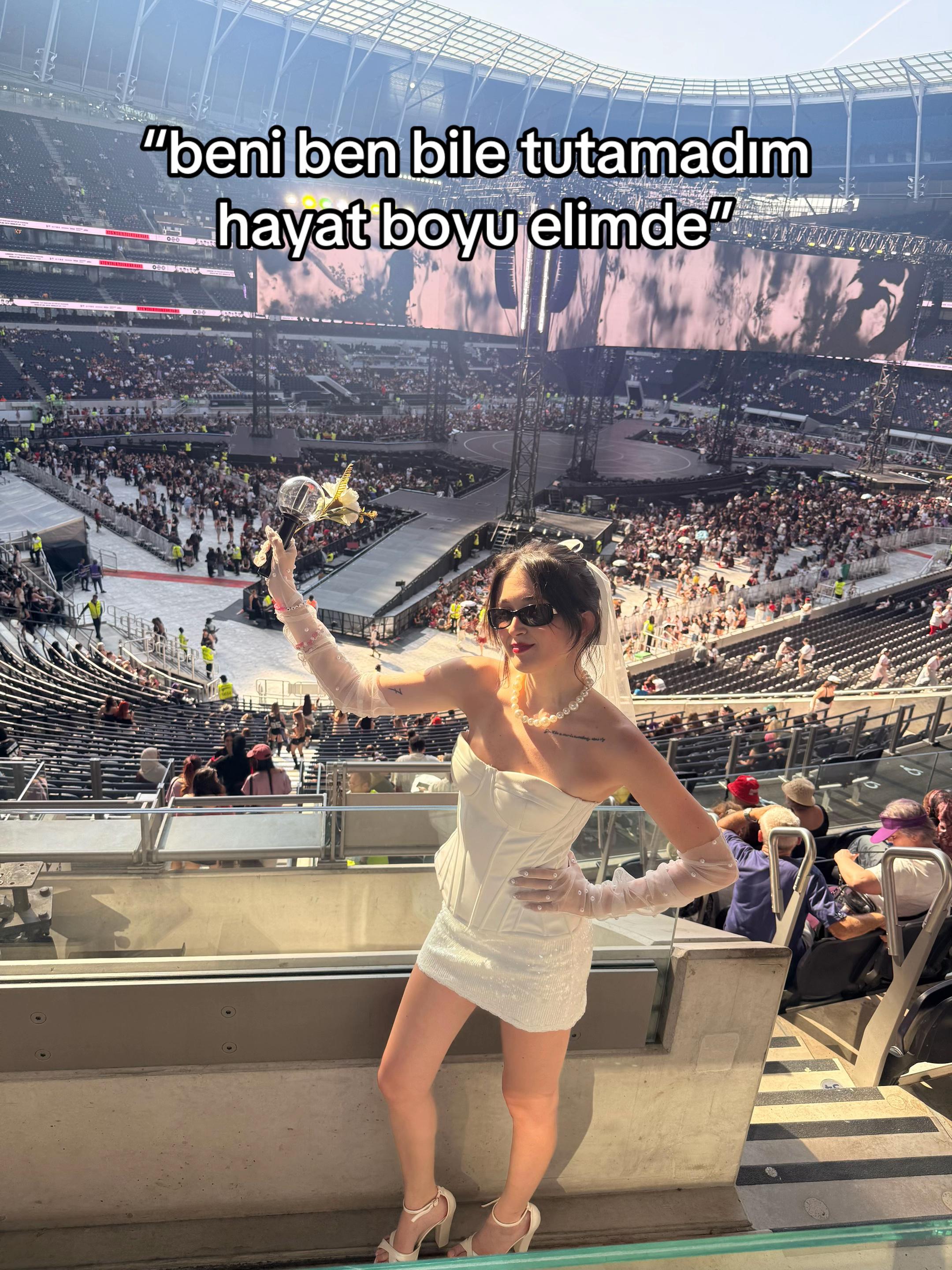 @🦋