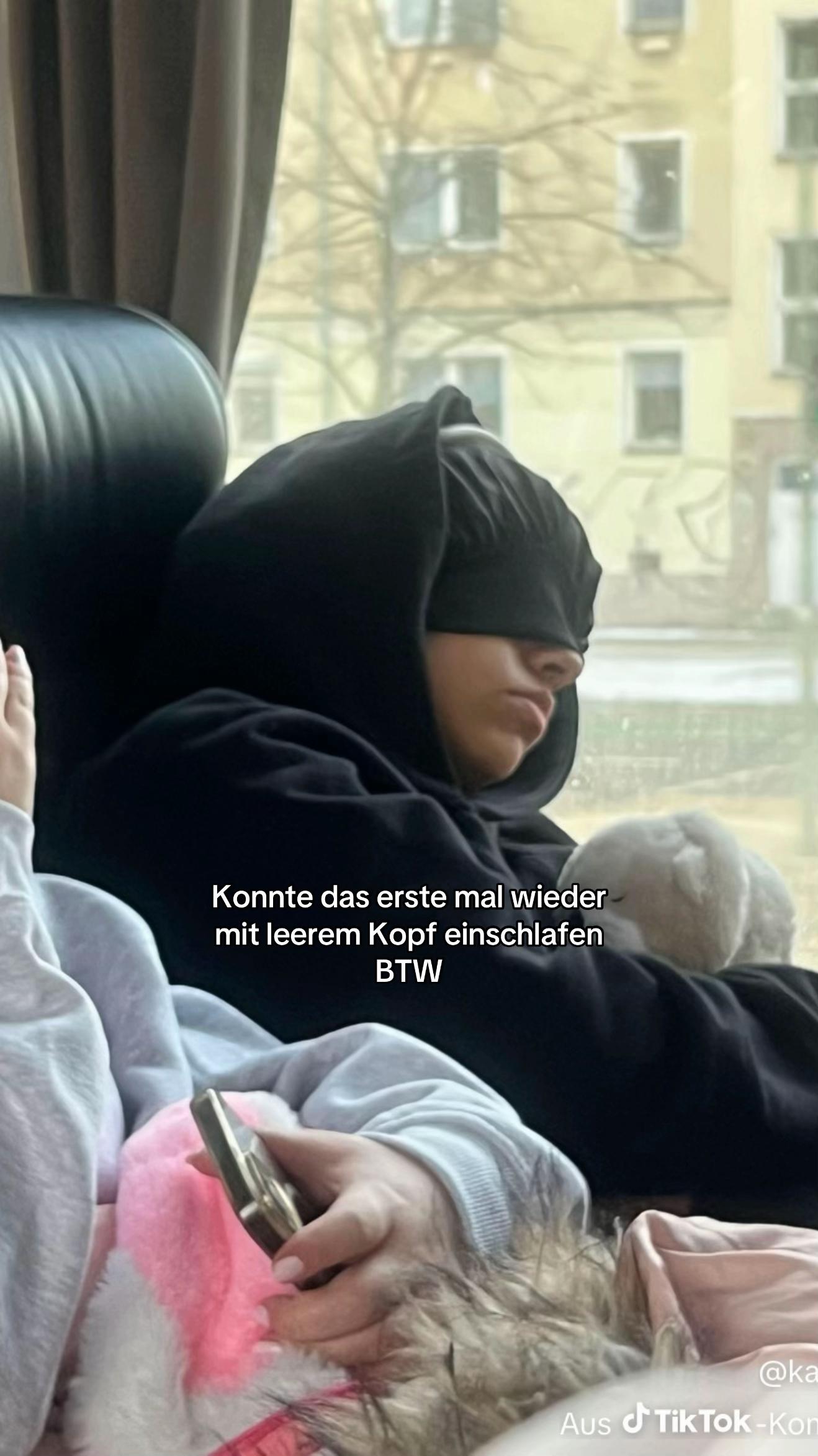 @𝓬𝓮𝓵𝓲𝓷𝓸𝓼𝓱𝓱