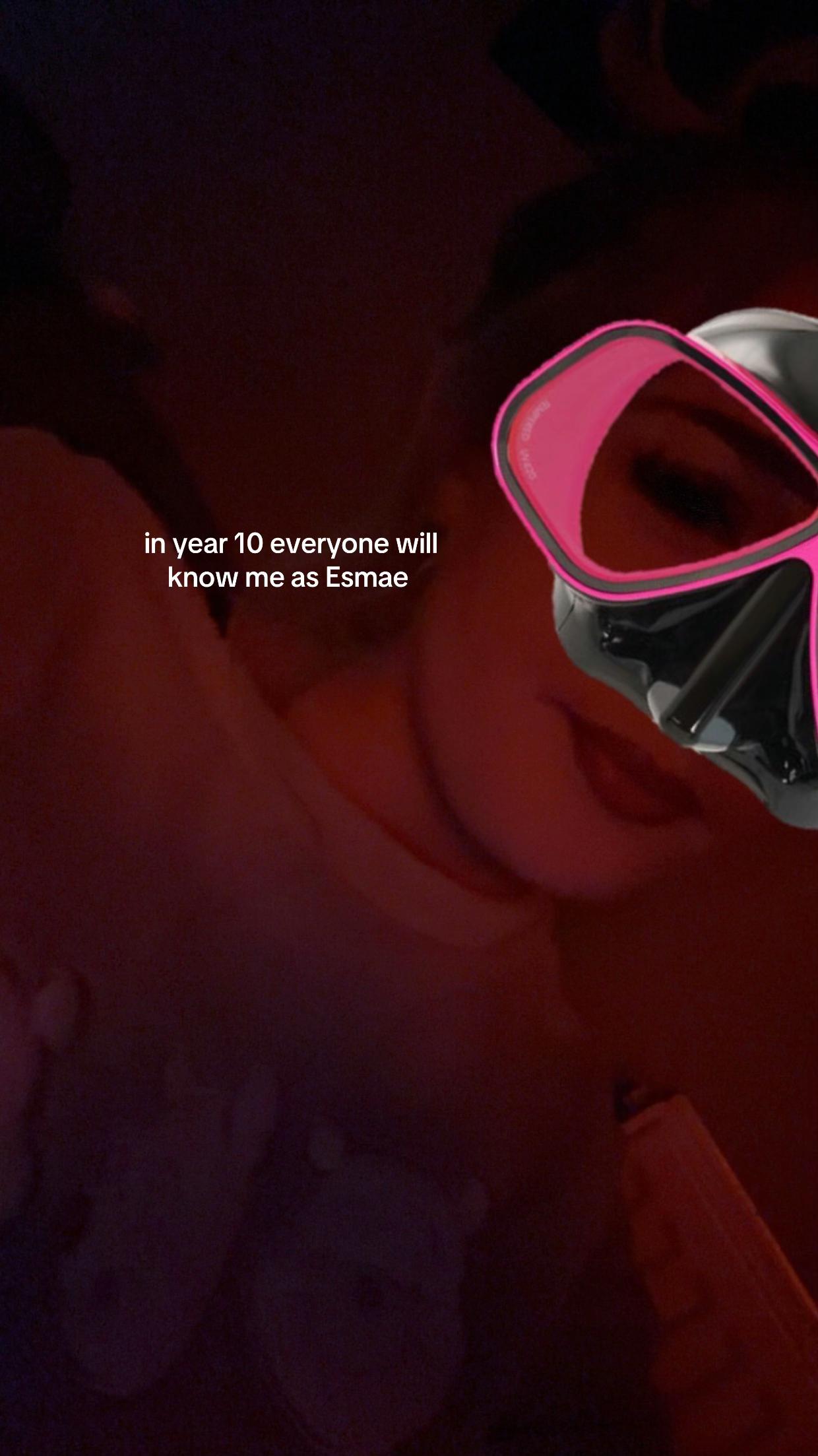 @esmaeee