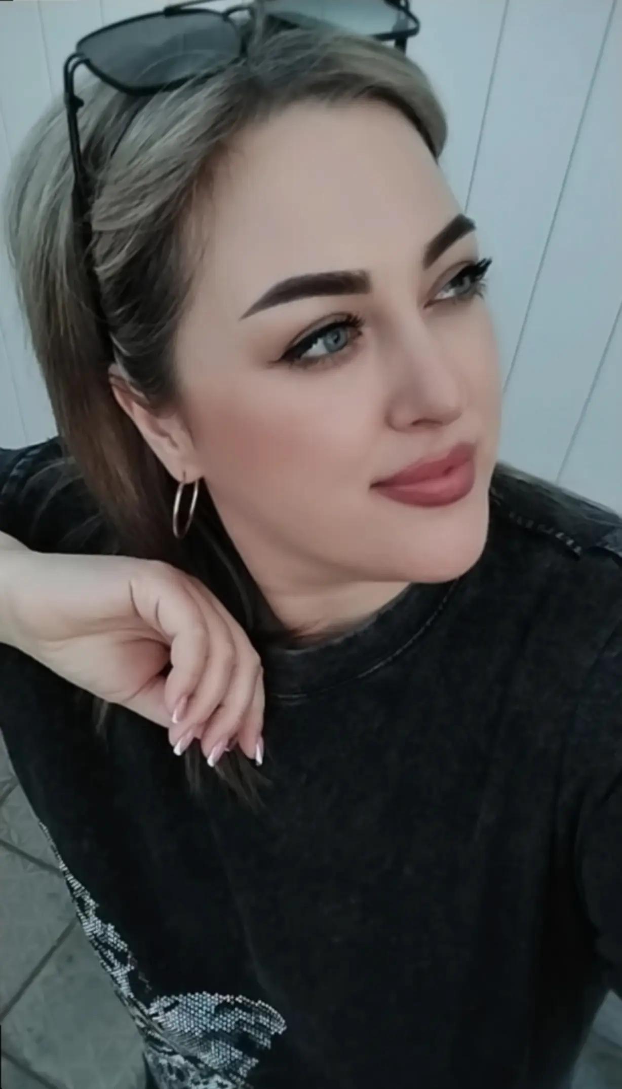 @anastasia***