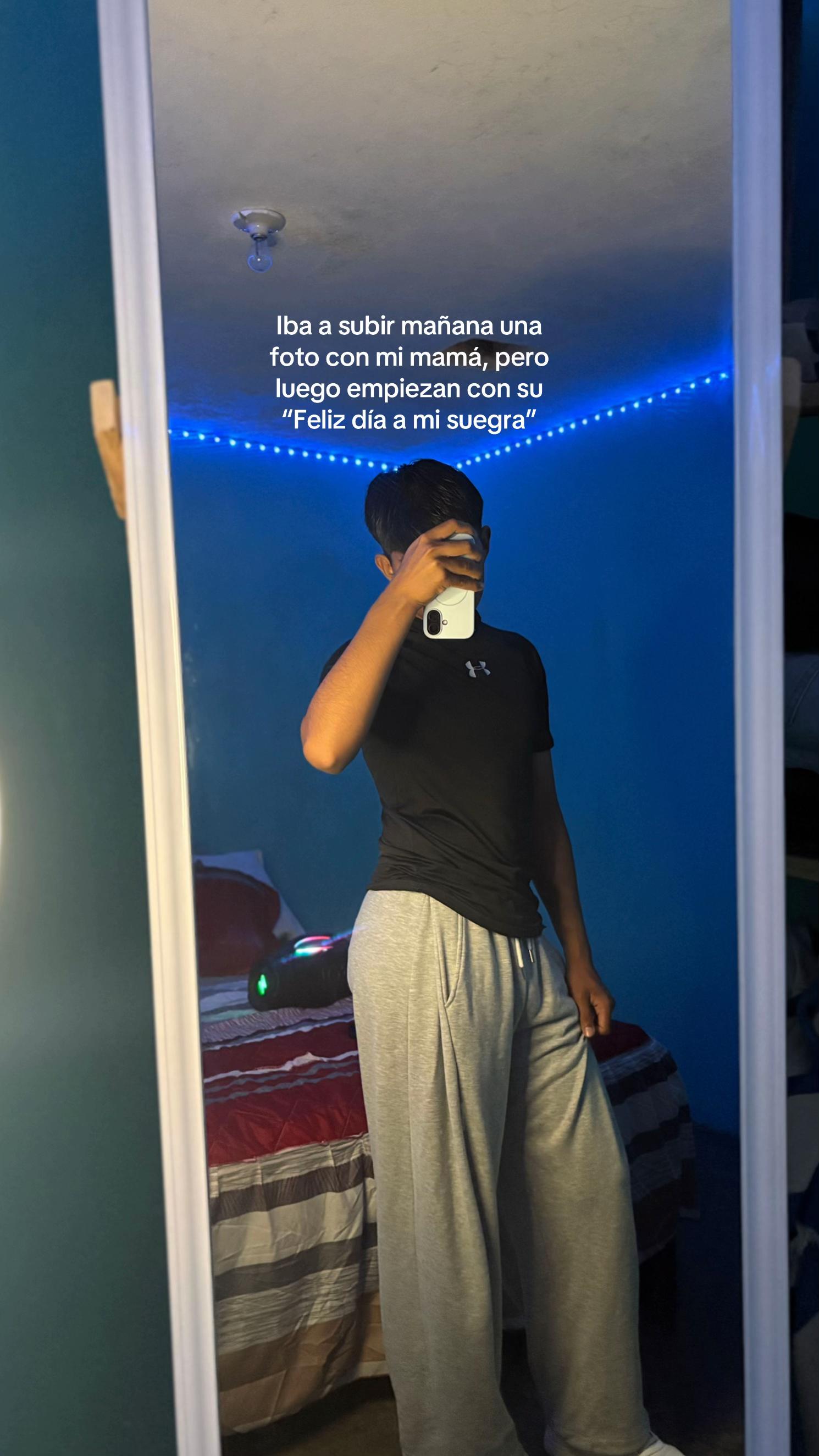 @SoyyyAlex