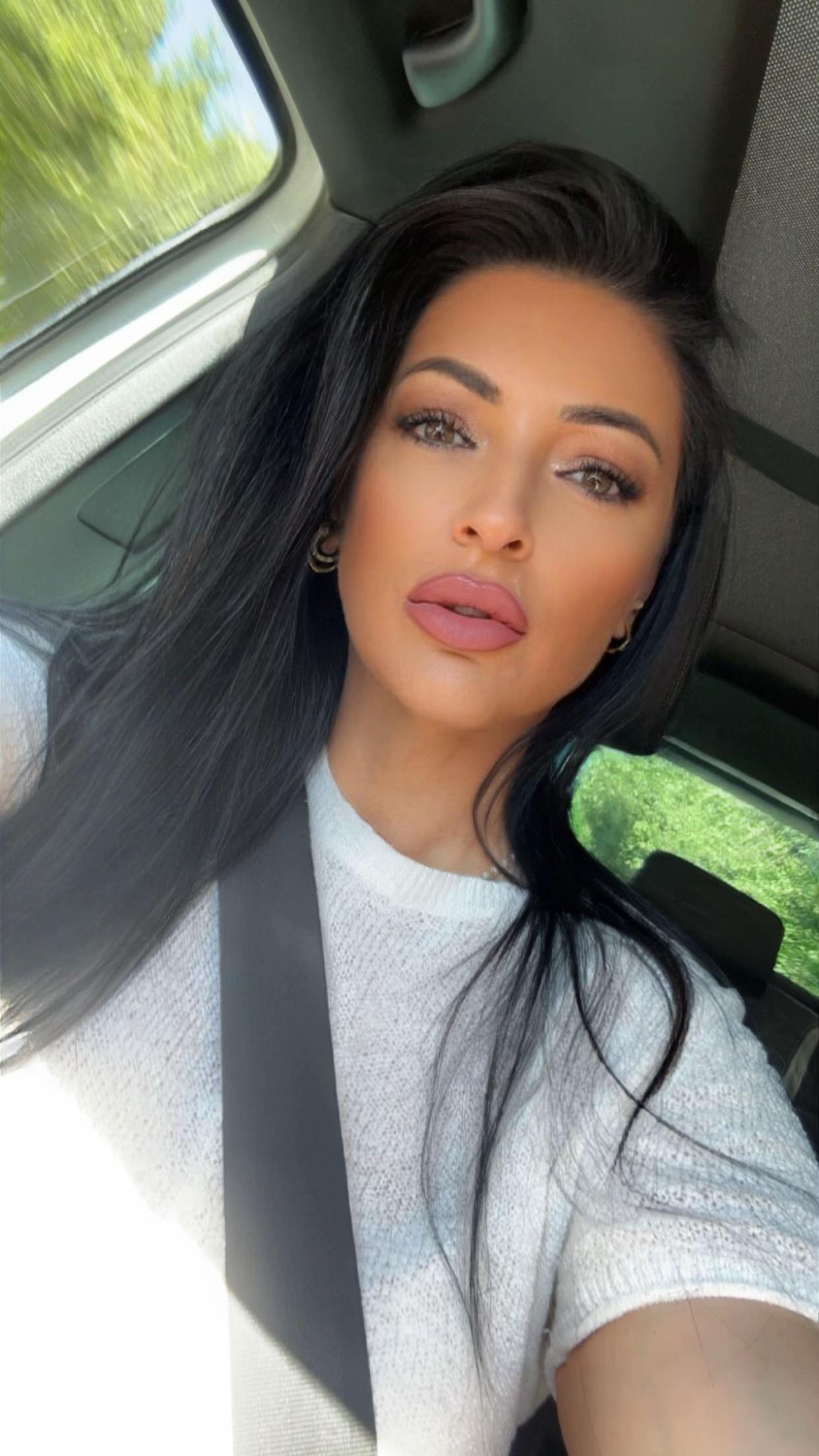 @adelinash1