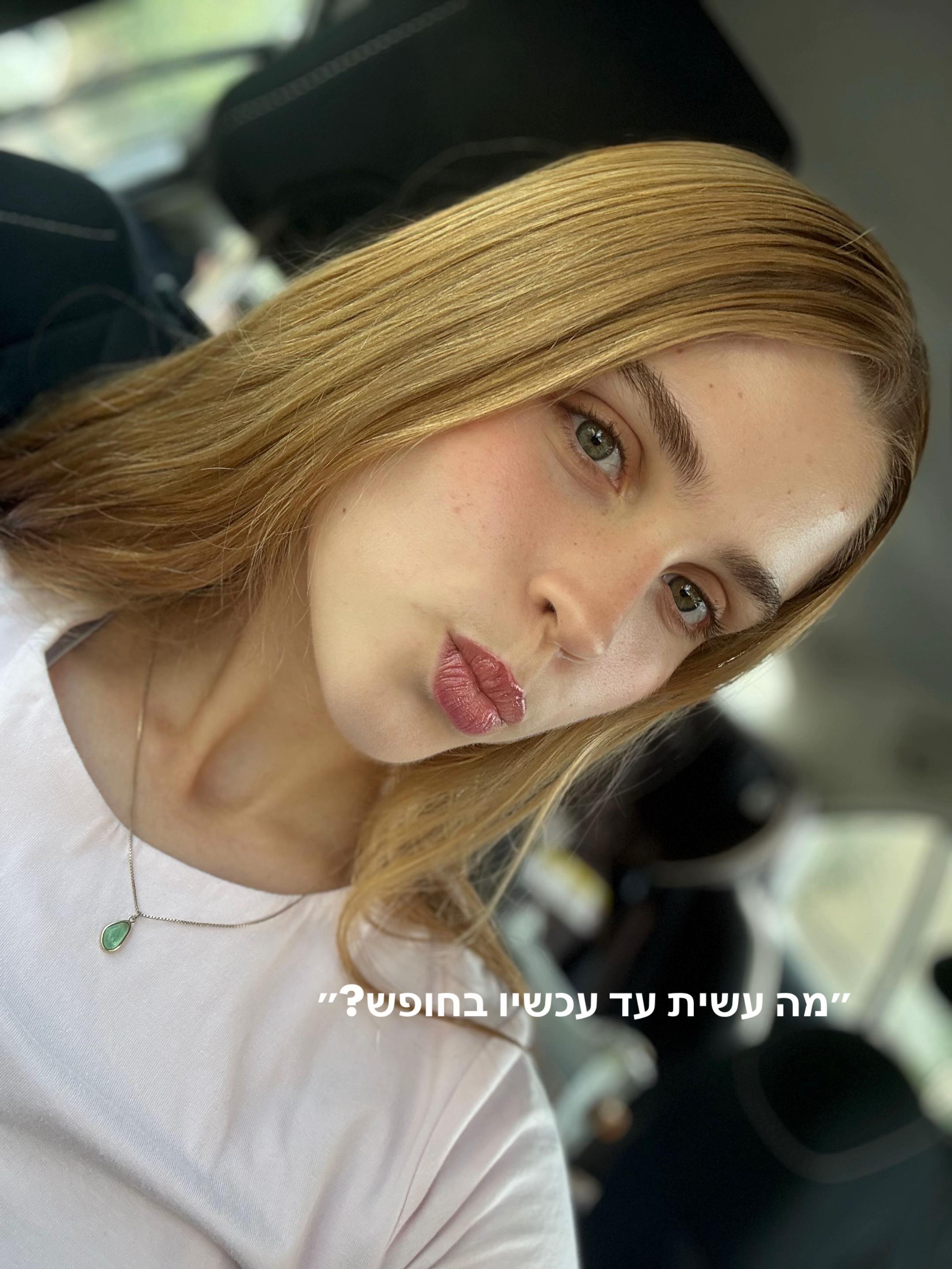 @):)