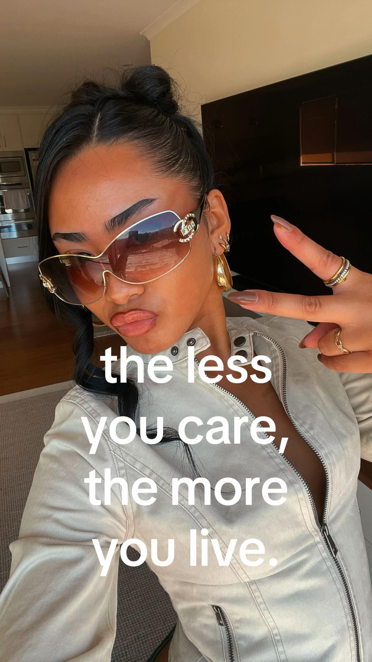 @TH💋NIA