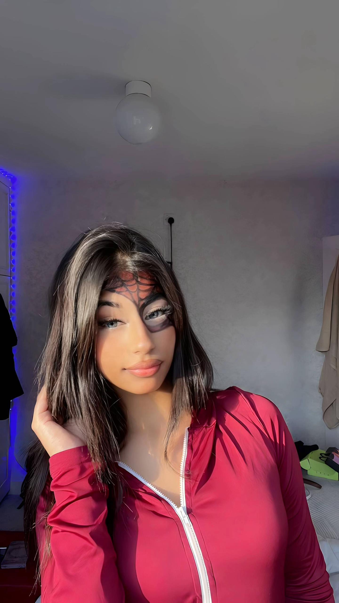 @𝐄ꨄ