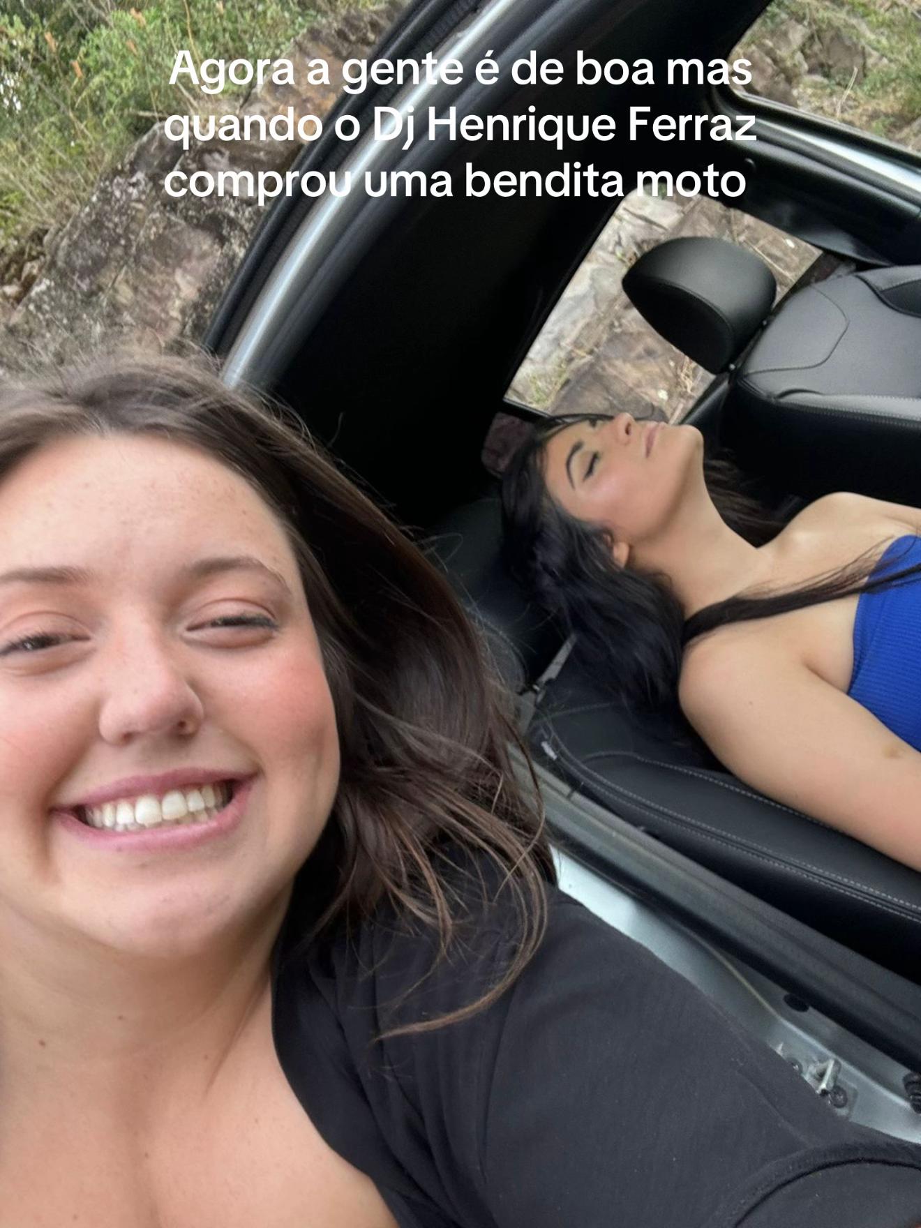 @Nathalia B Daros