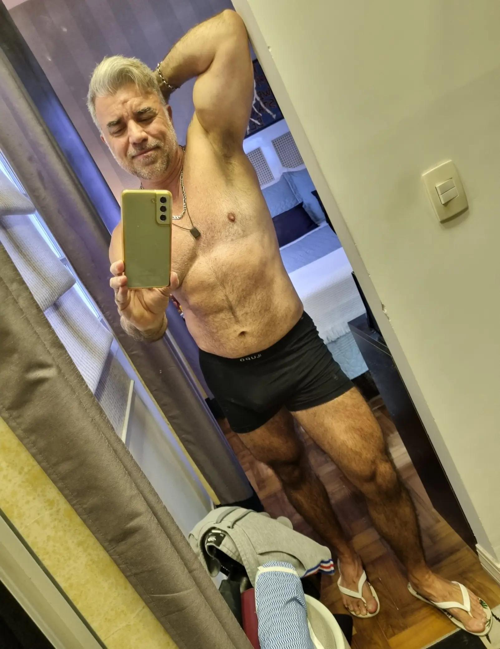 @muscledaddies