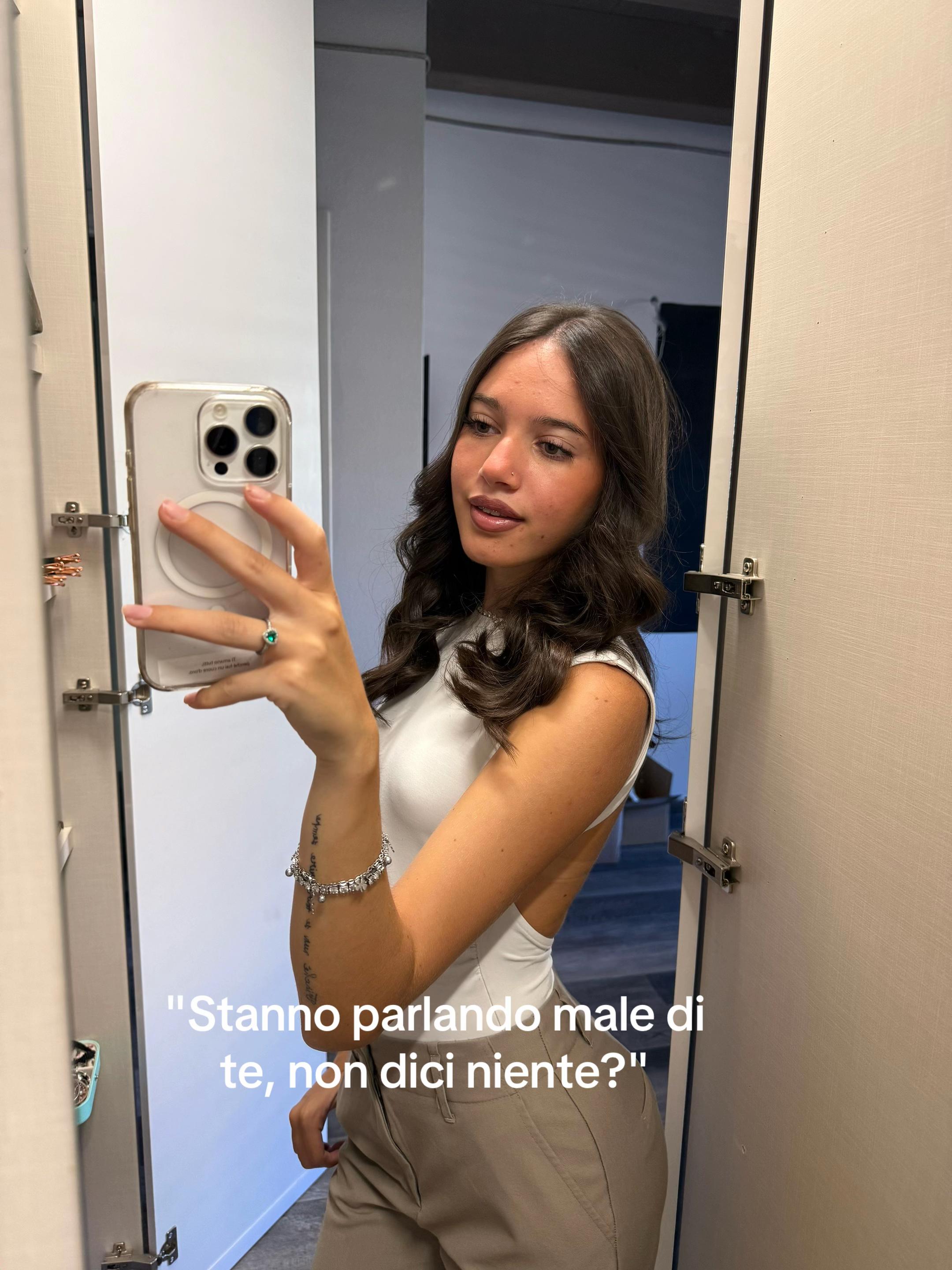 @𝟐𝟐