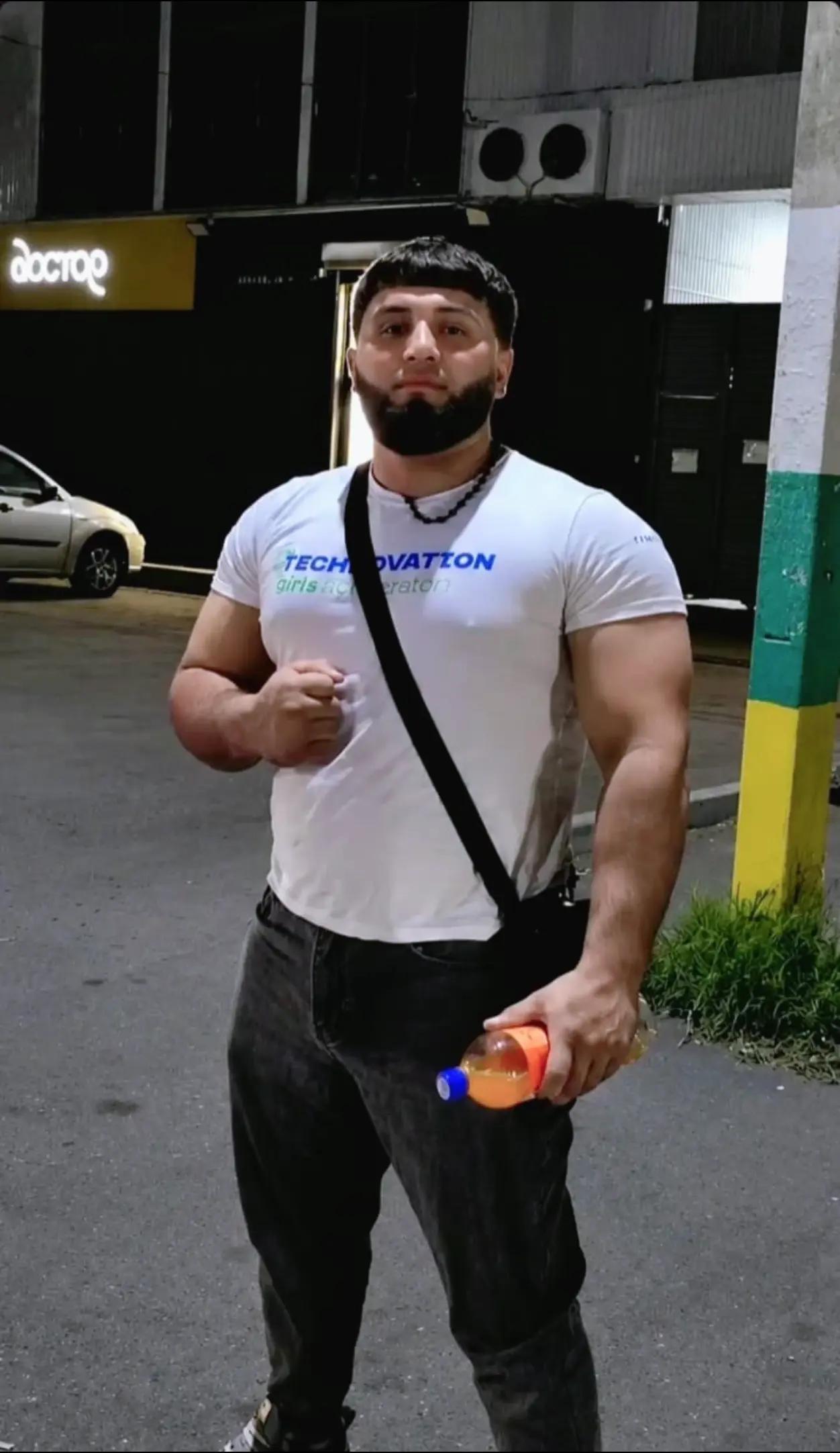 @🦁