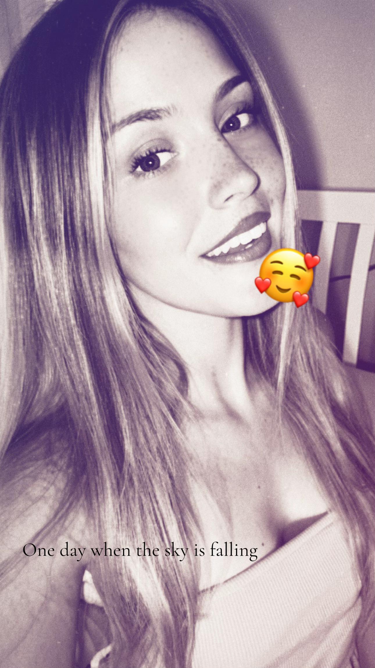 @Ella ✨