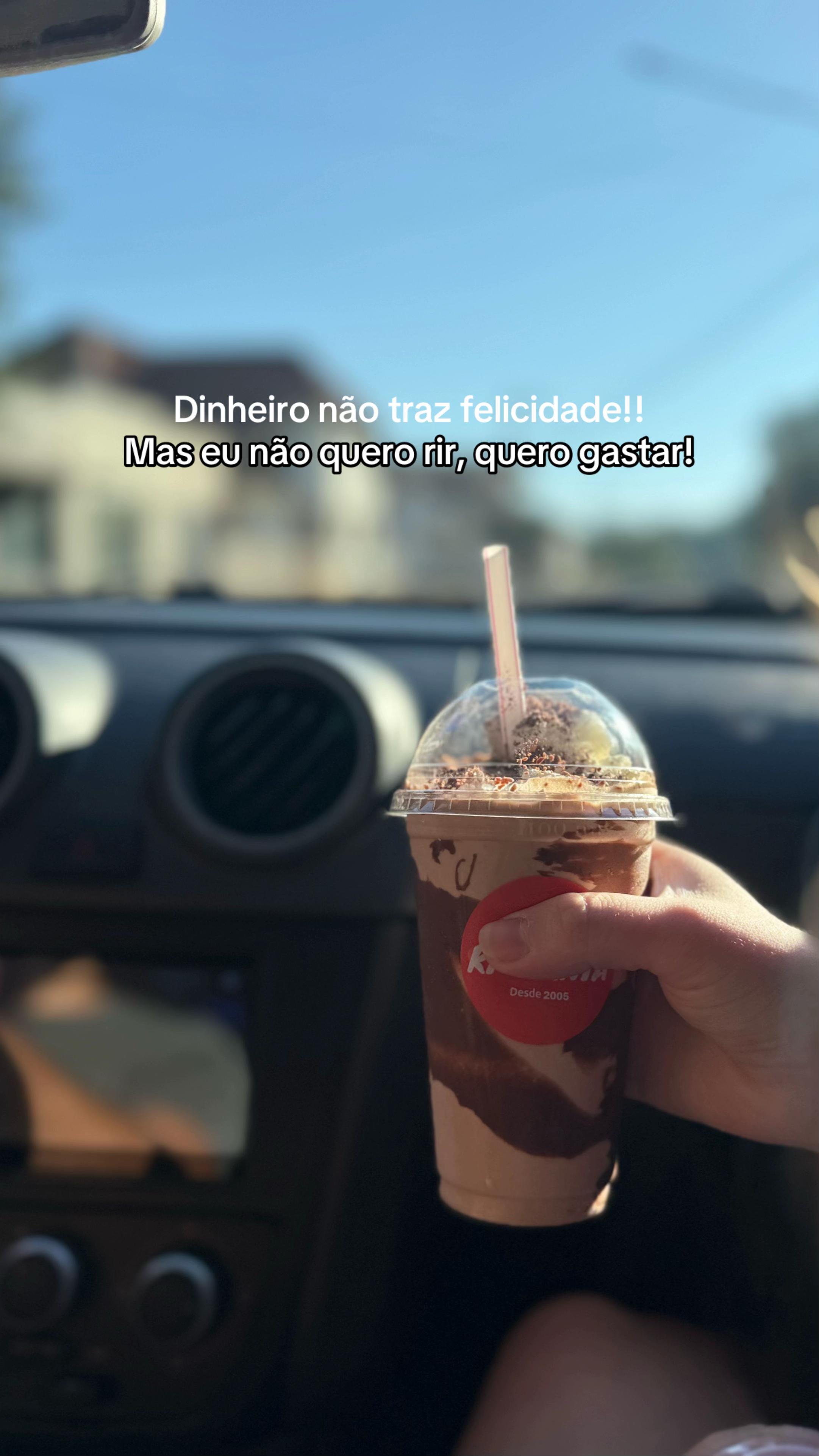 @D&Eacute;BORA🐝