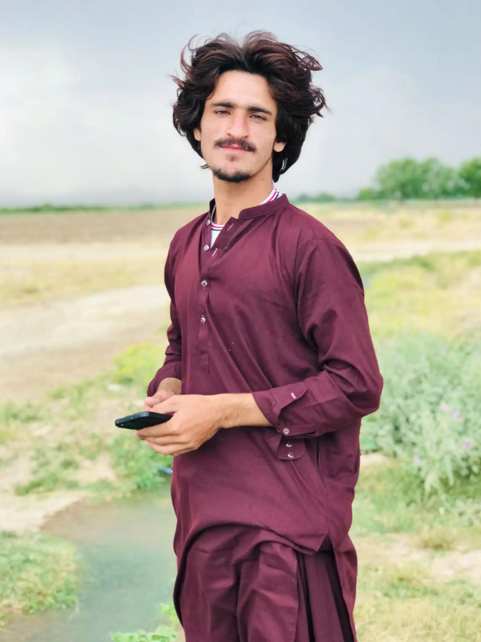 @💔 ╾━╤デ╦︻✌🏻Hameed😘