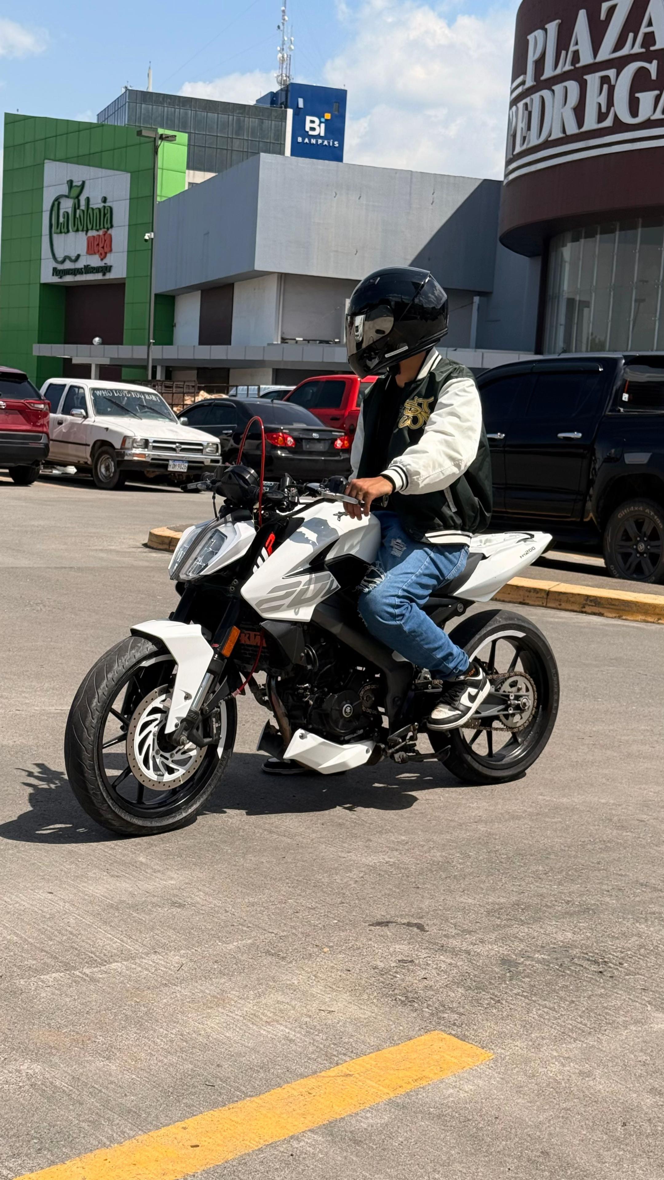 @Super Jav&iuml; 099