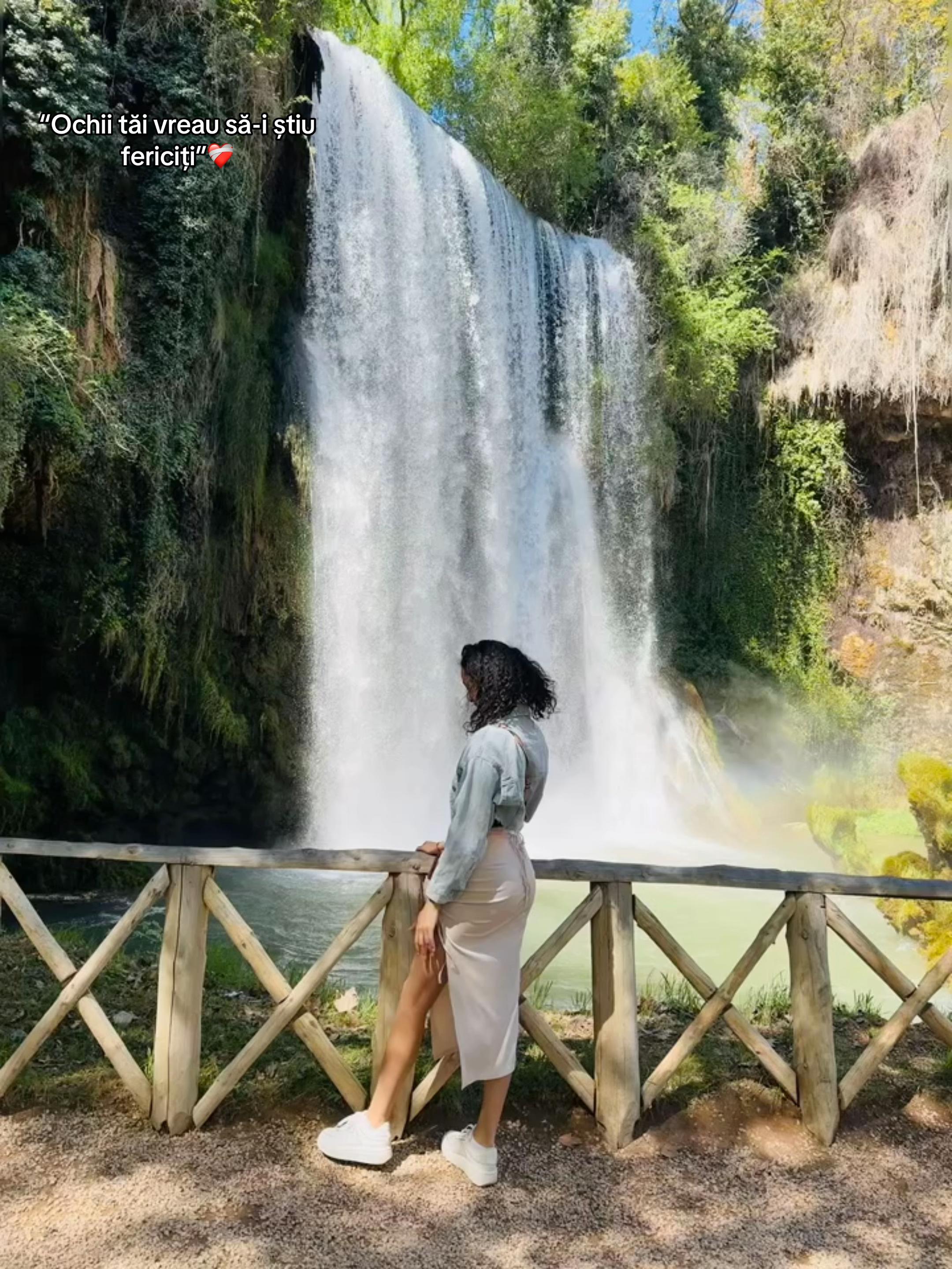 @Creațaa💙👩🏽🦱