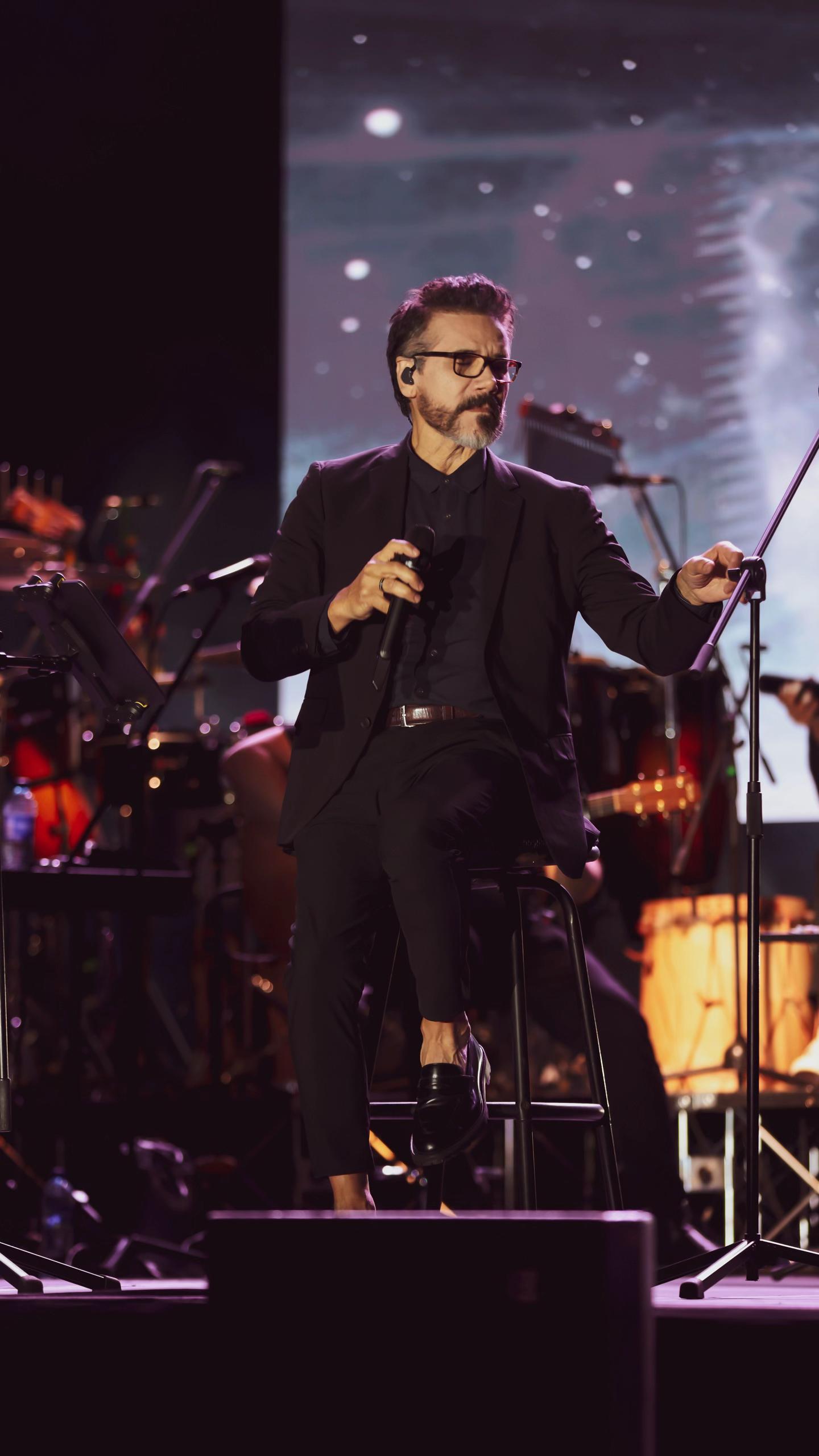 @Jesús Adrián Romero