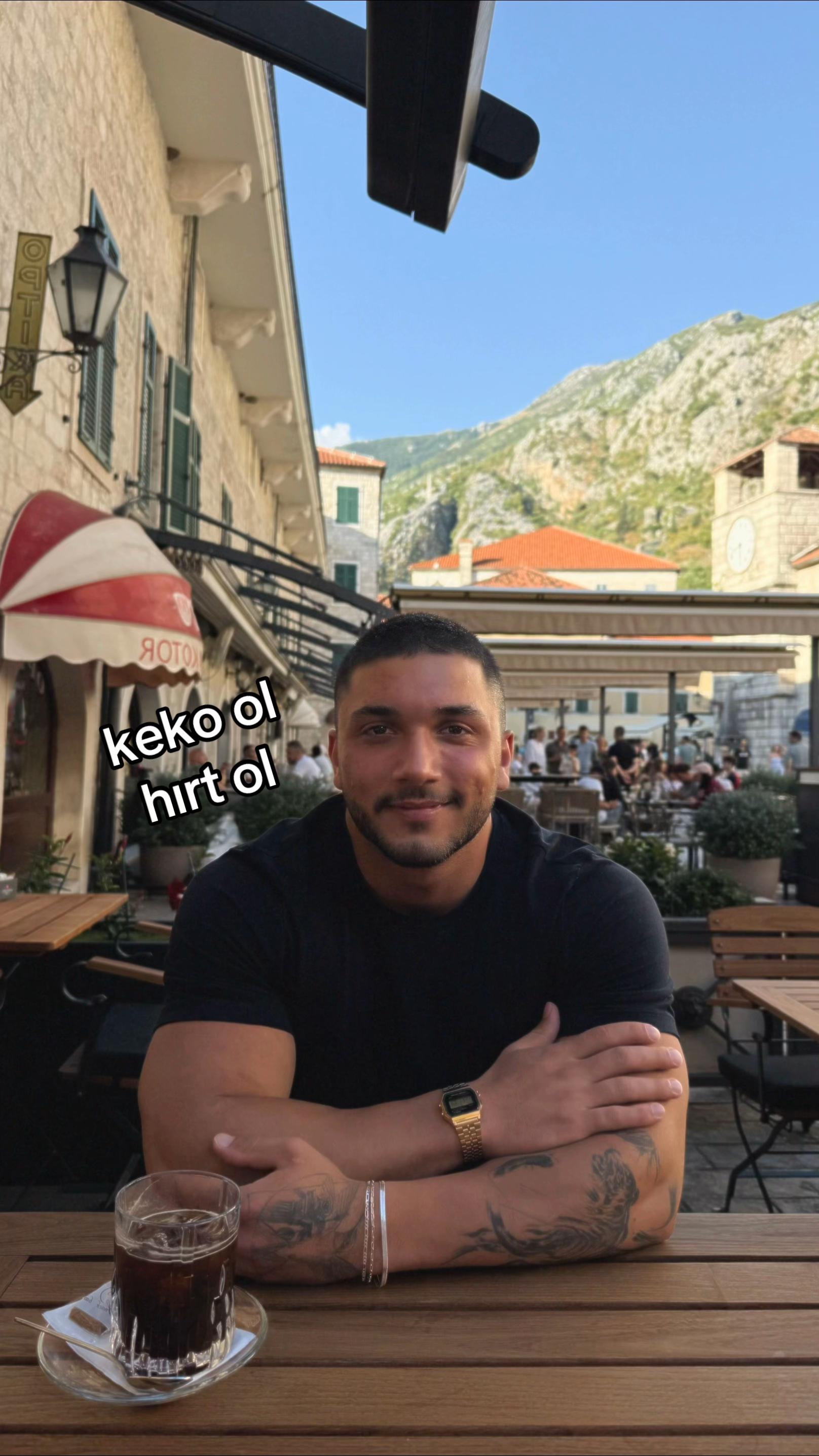 @atihoulders