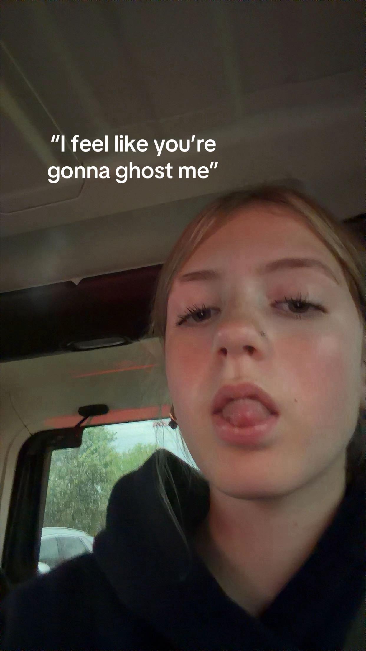 @🦦