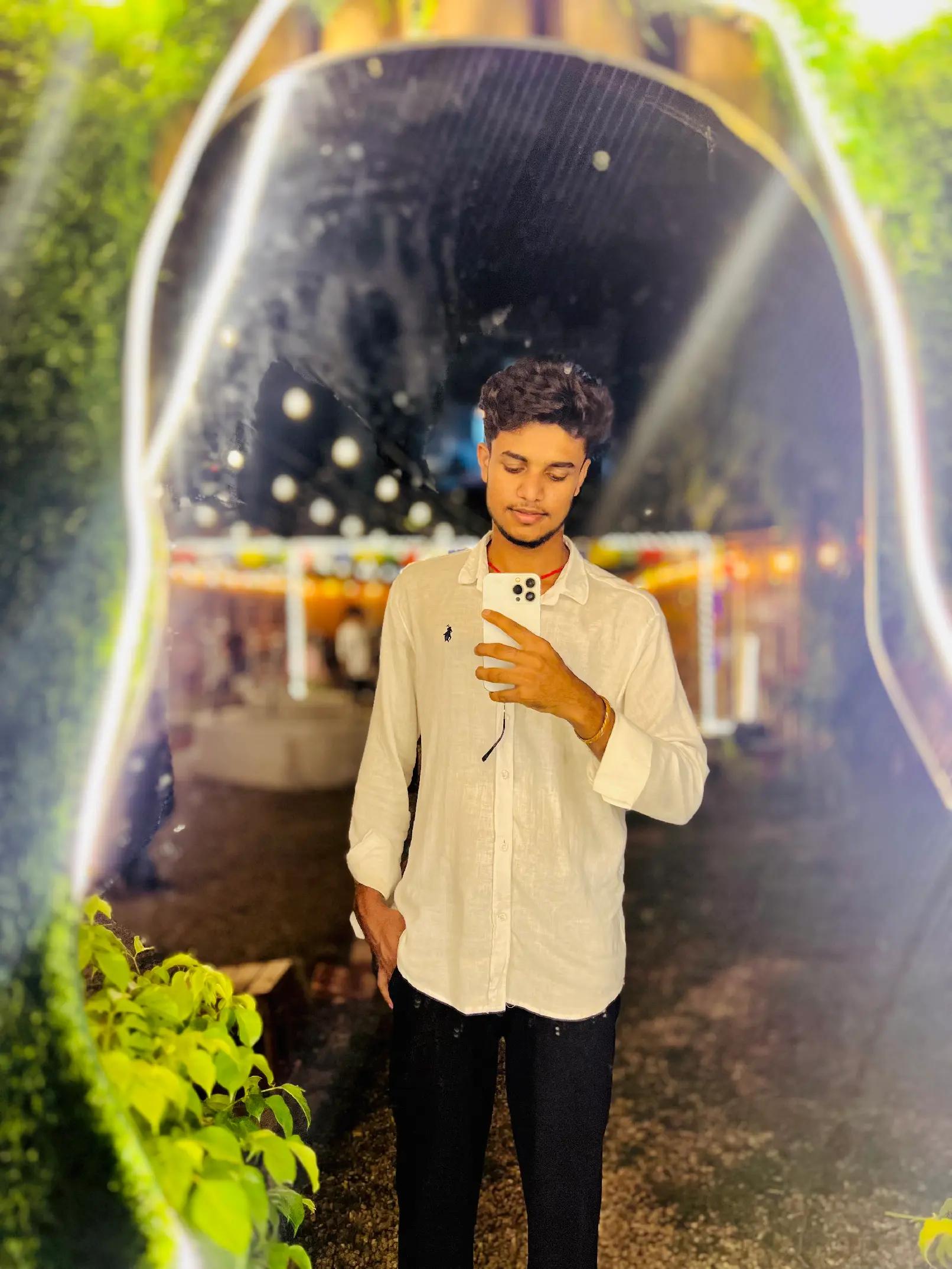 @ẞümìt Yàdàv0✨🖤