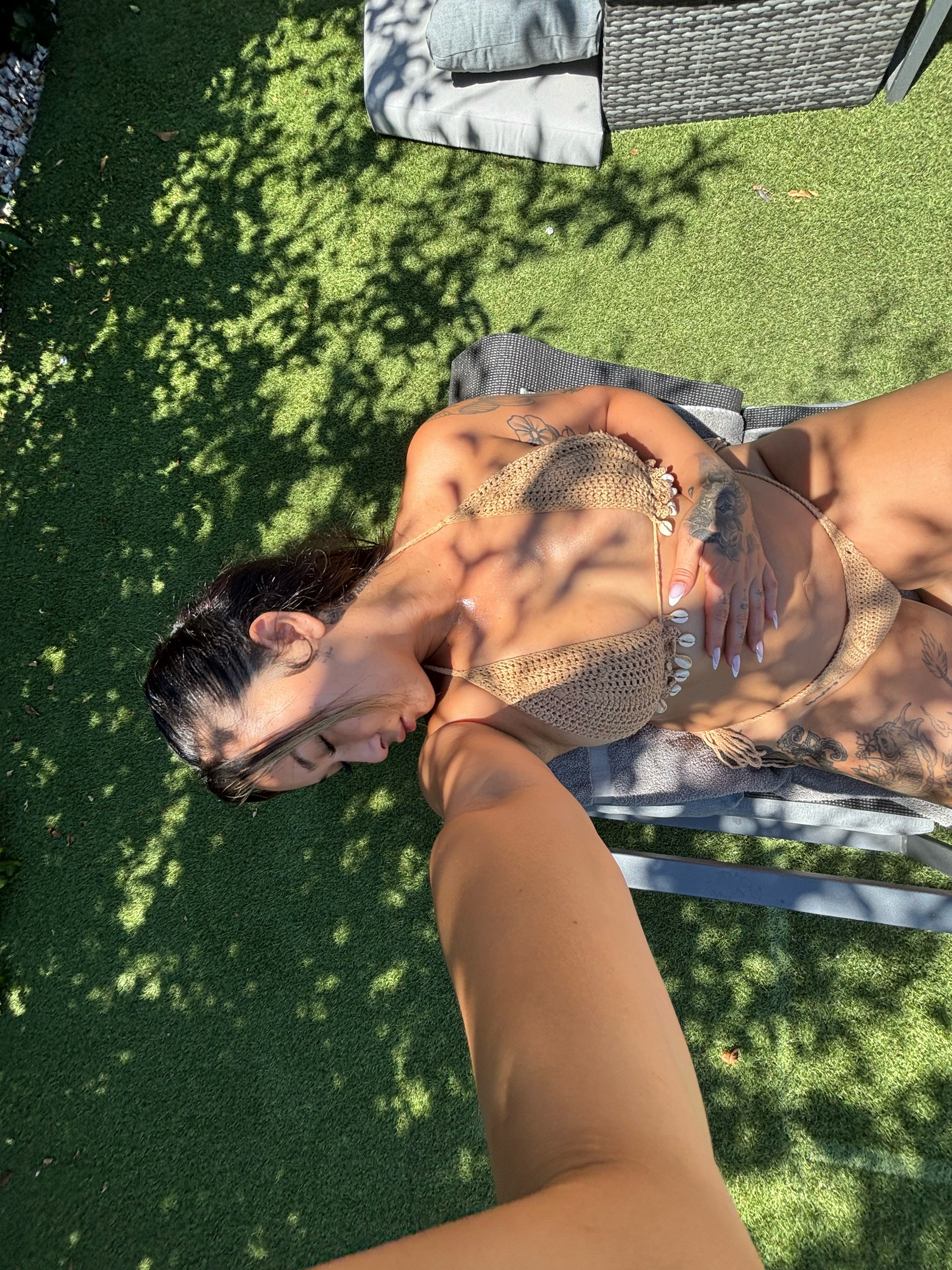 @T MONET 👩❤️💋👩