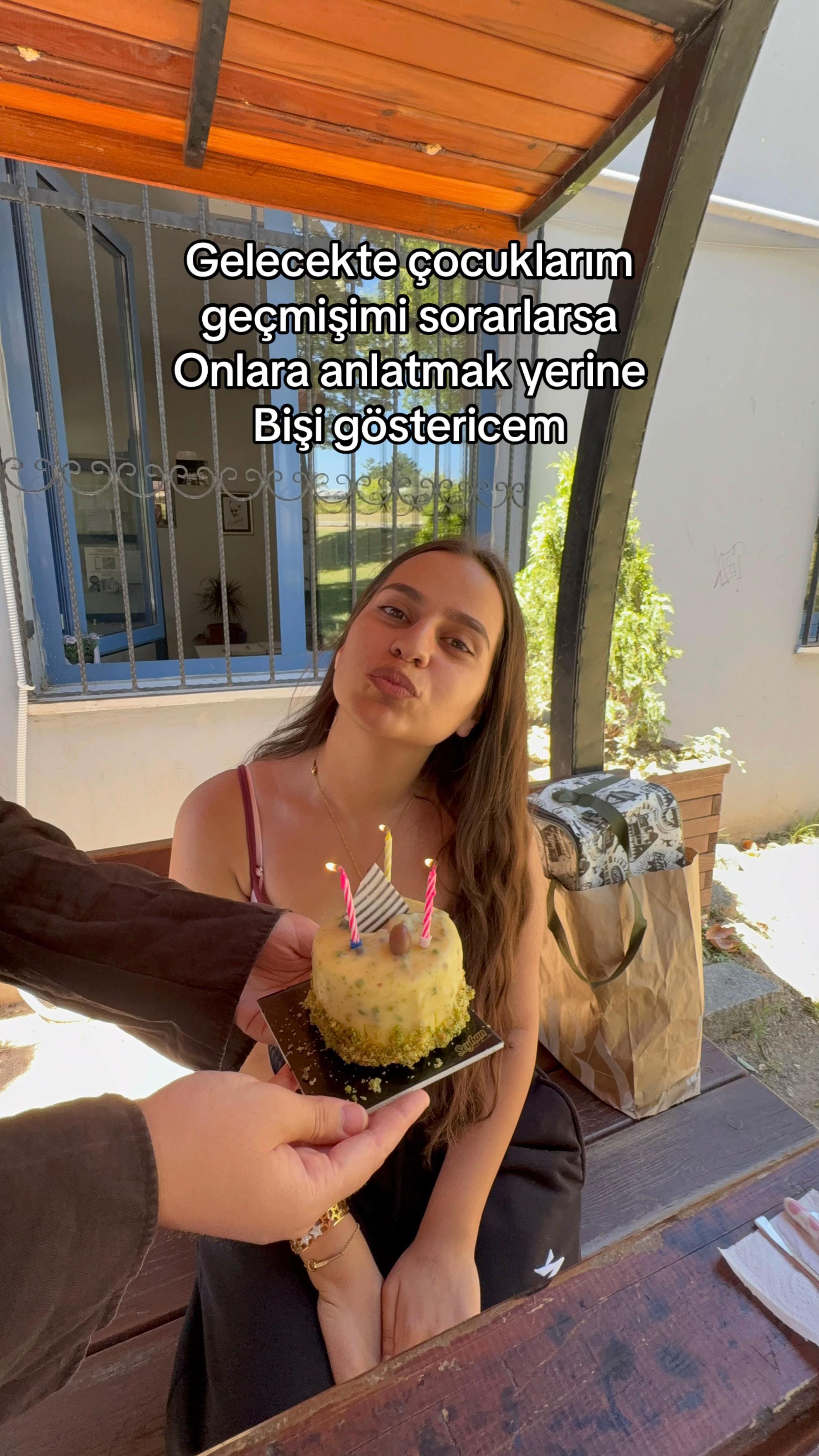 @Esmeralda
