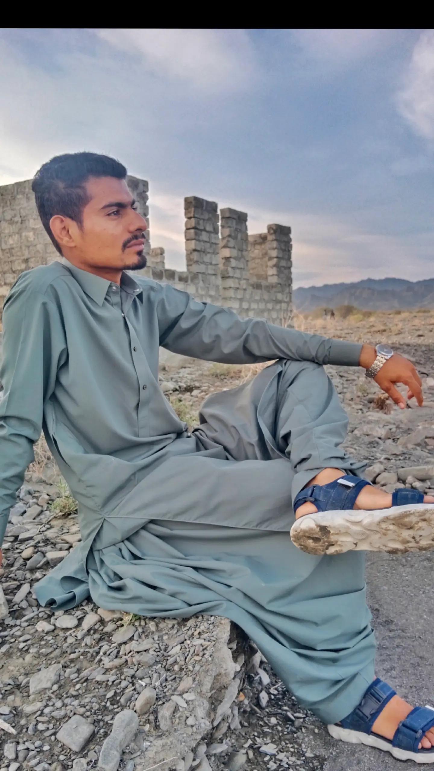 @𝗦𝗝 &hearts;︎_&hearts;︎ شاہو 🔥