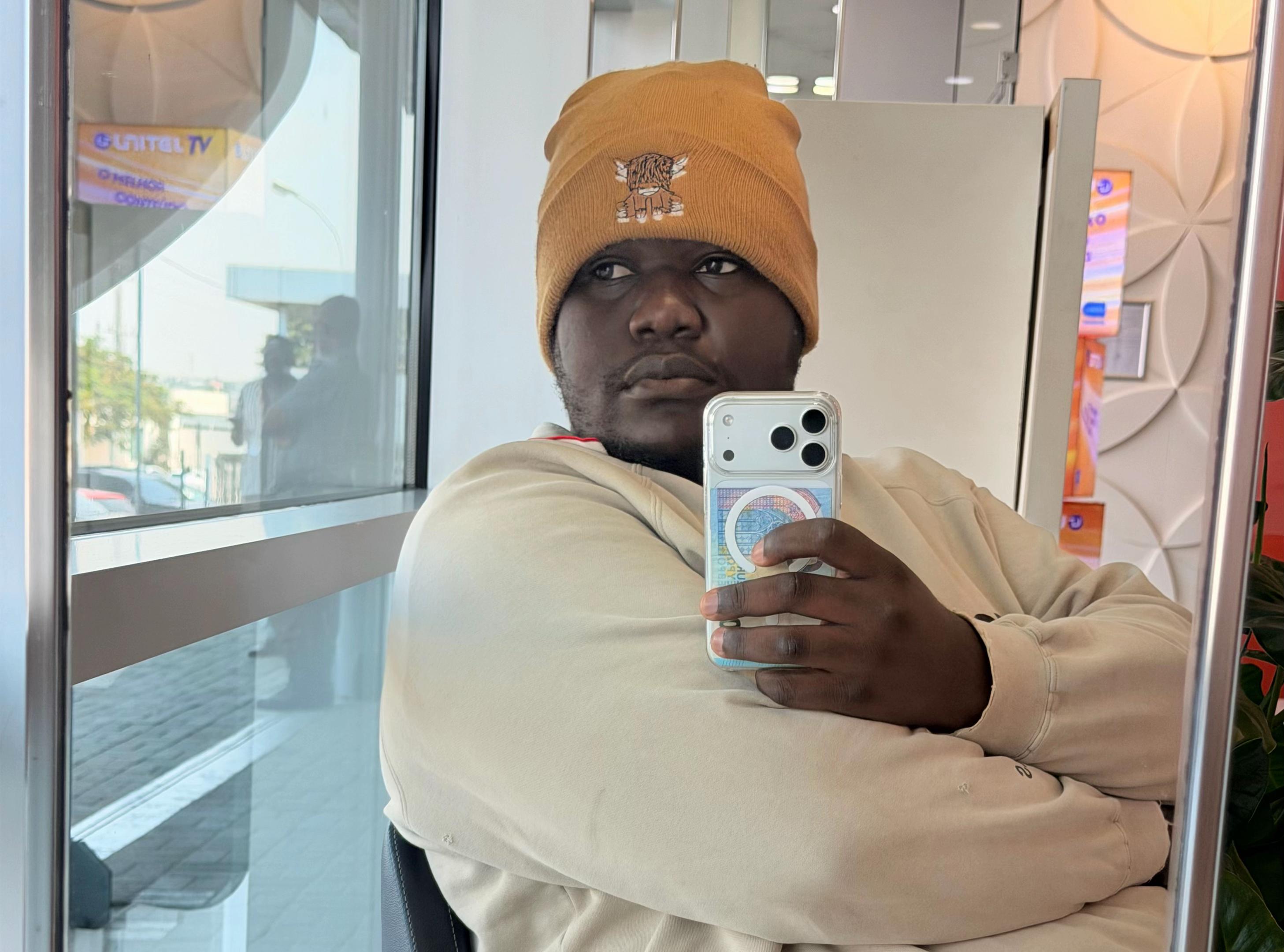 @Joël Gomes467