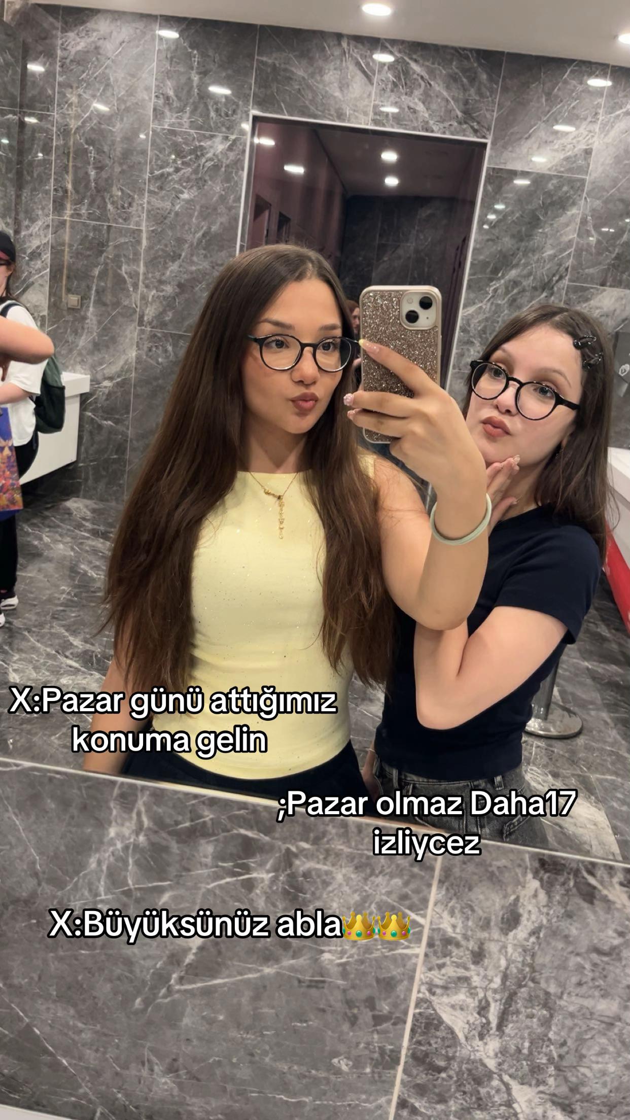 @👸🏻👸🏽