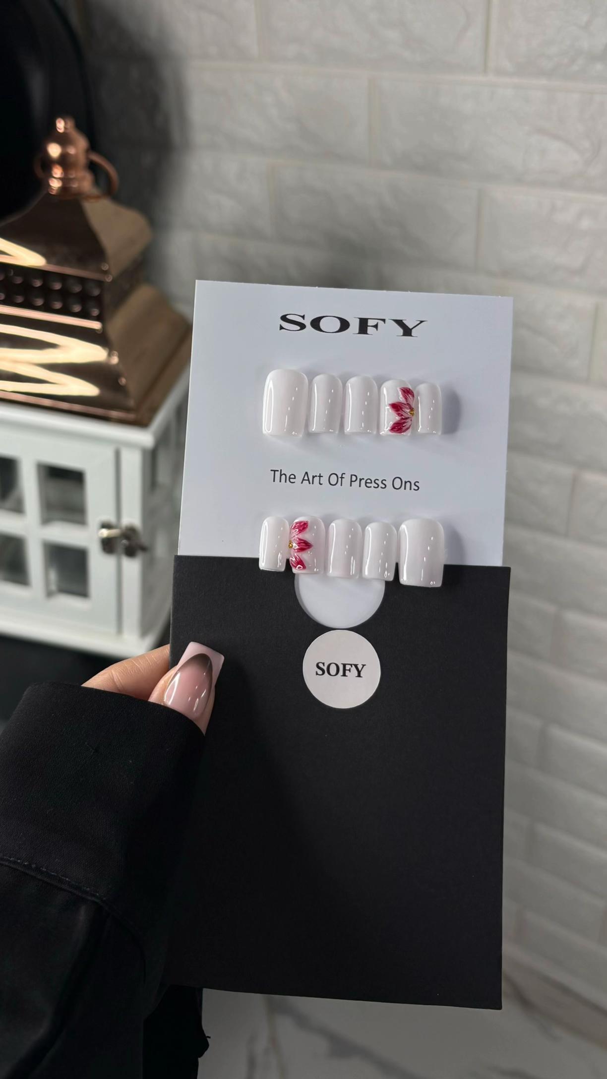 @Sofy_nails_art