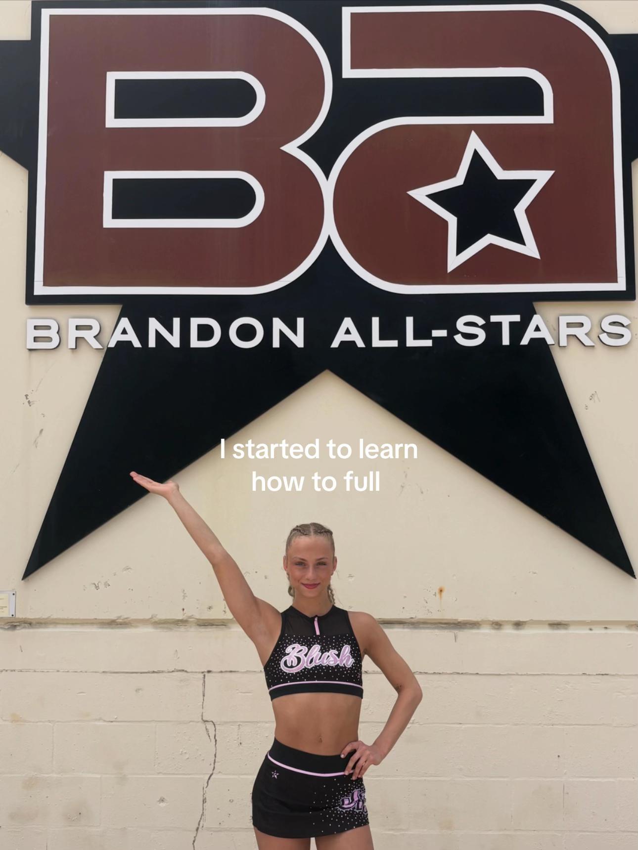 @Cheerleader_Liv