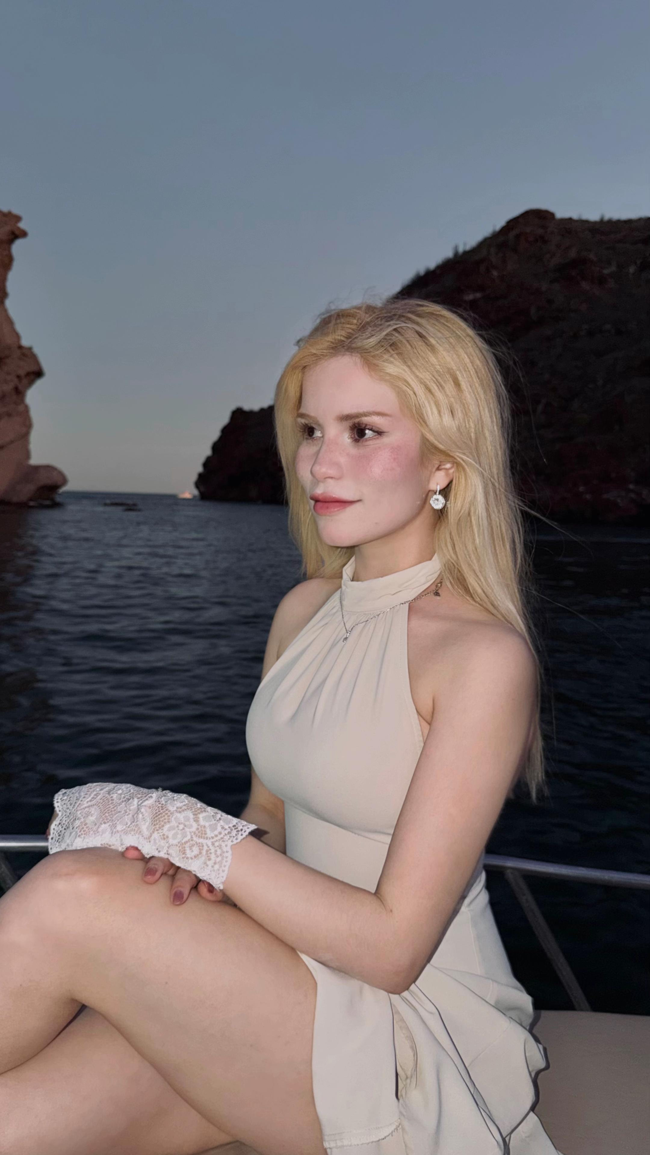 @𝒩 🦢