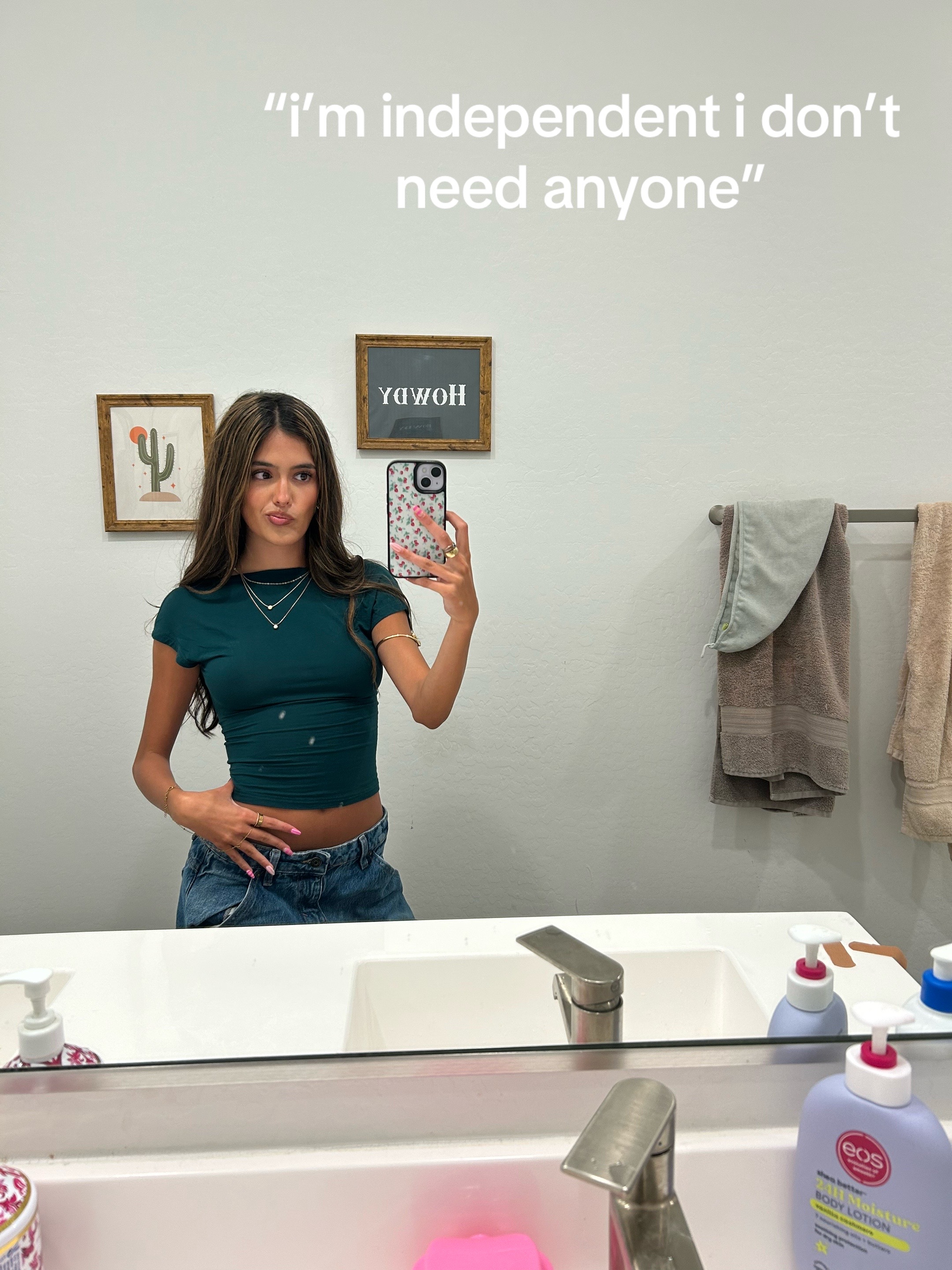 @miaviannee