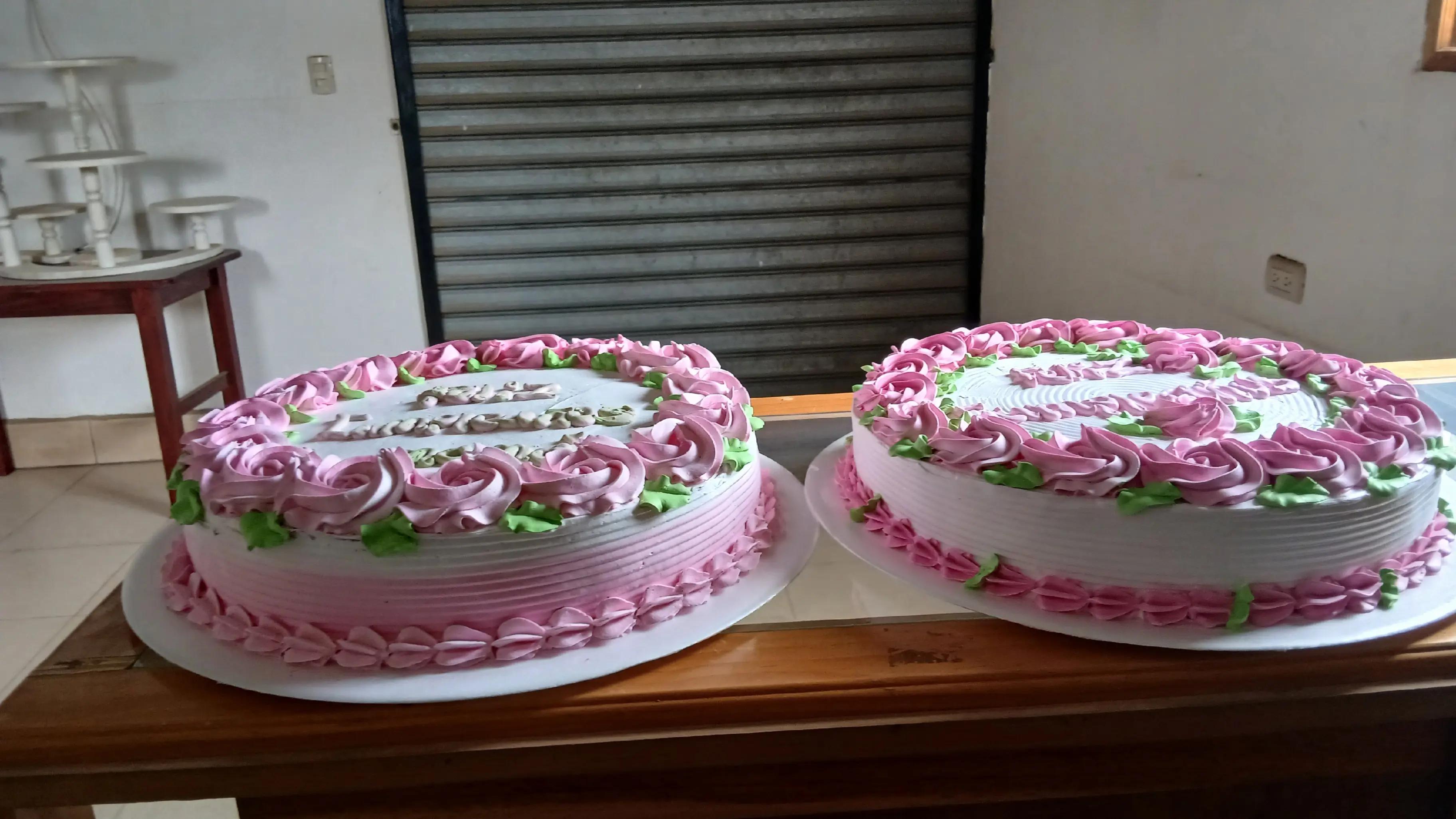 @pasteleria doña golla