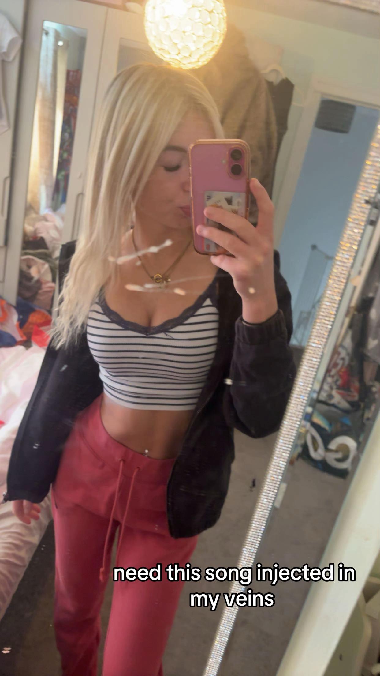 @Ella Newman 🧿