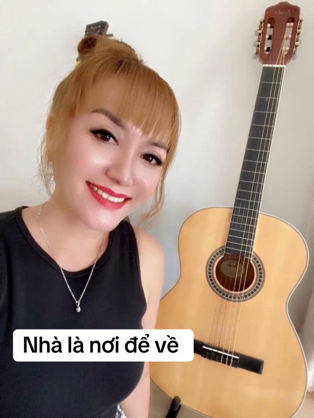 @🍀📖Julie Nguyễn🍀✨💫