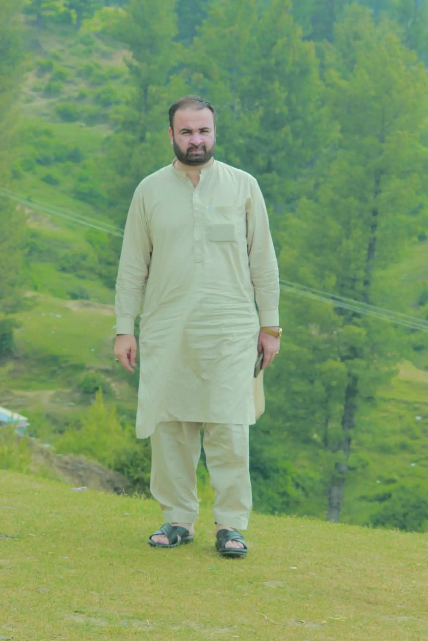 @AK🖤AFRiDi