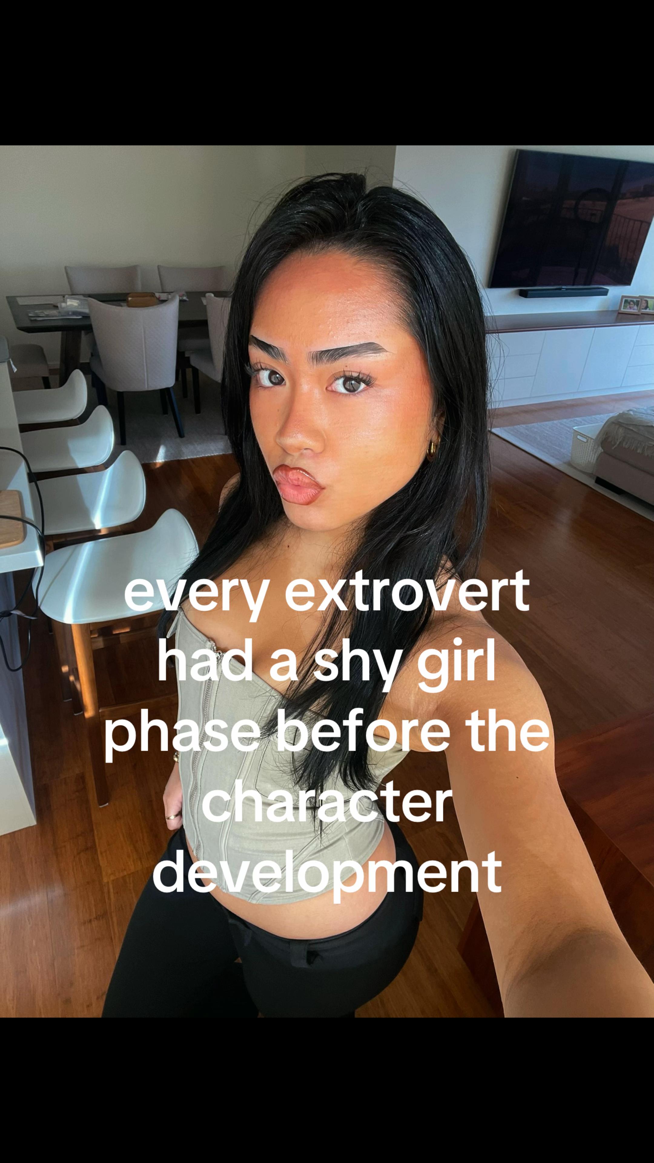 @TH💋NIA