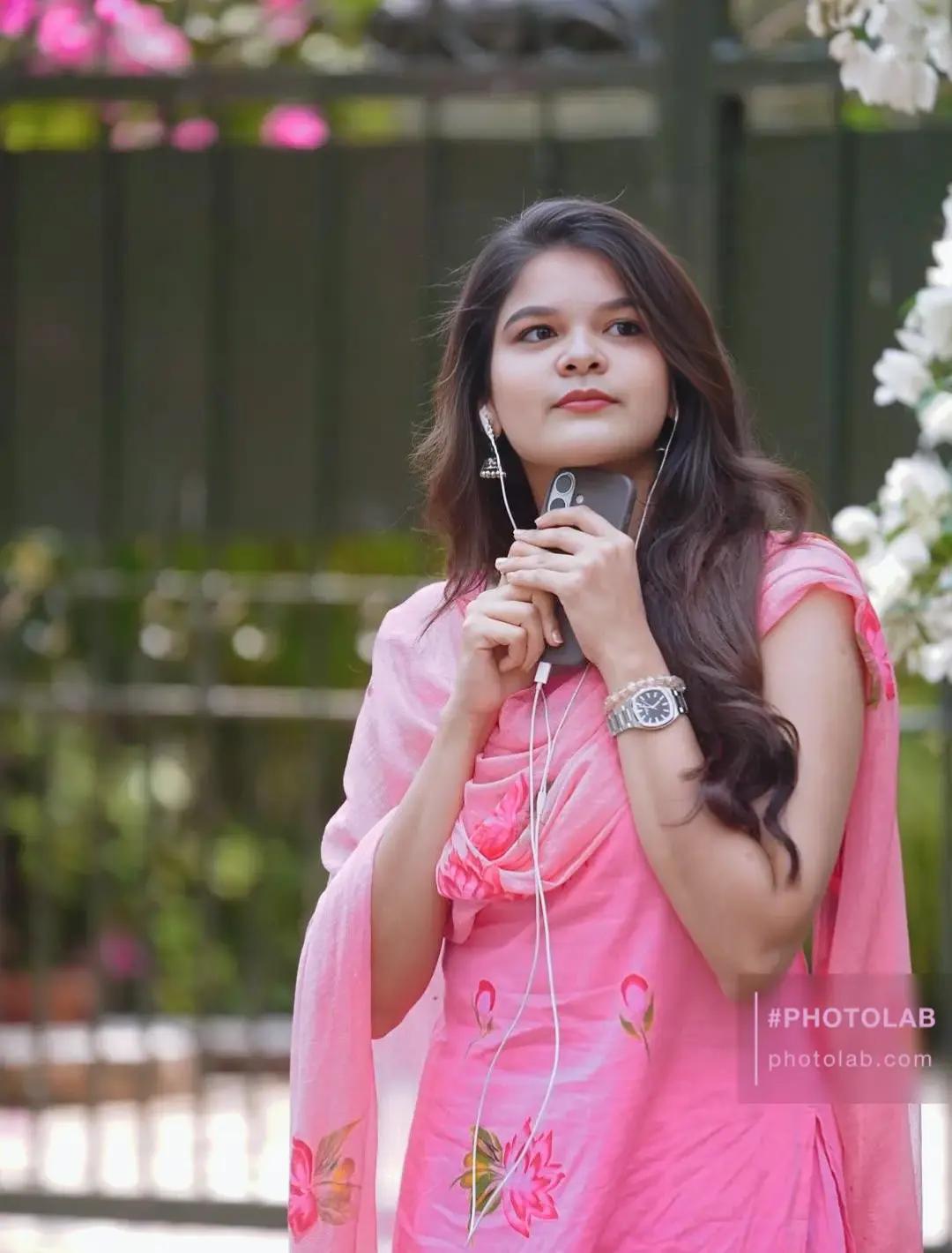 @Renu๐๐ renu๐๐ธ๐ฆ