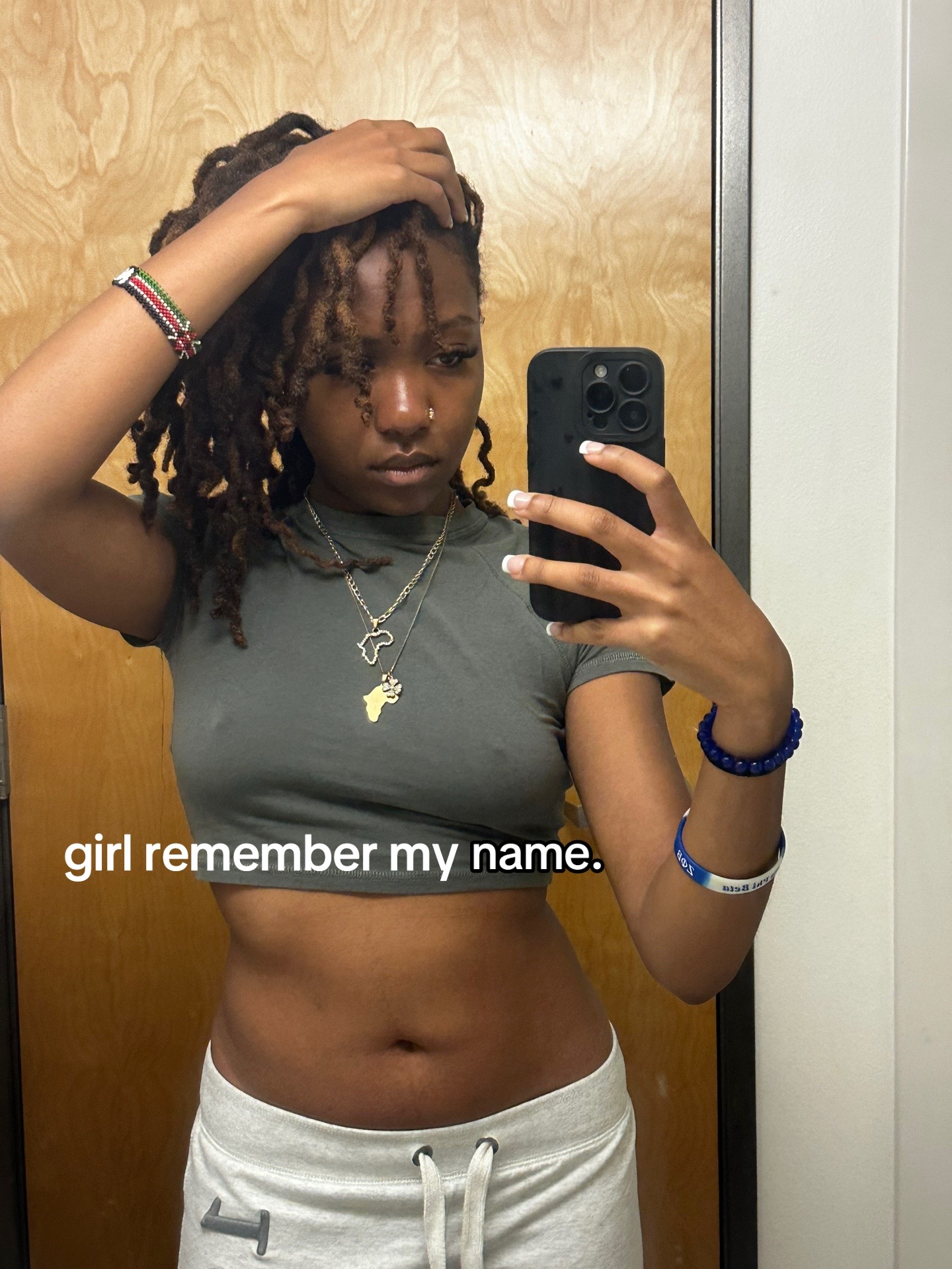 @nia
