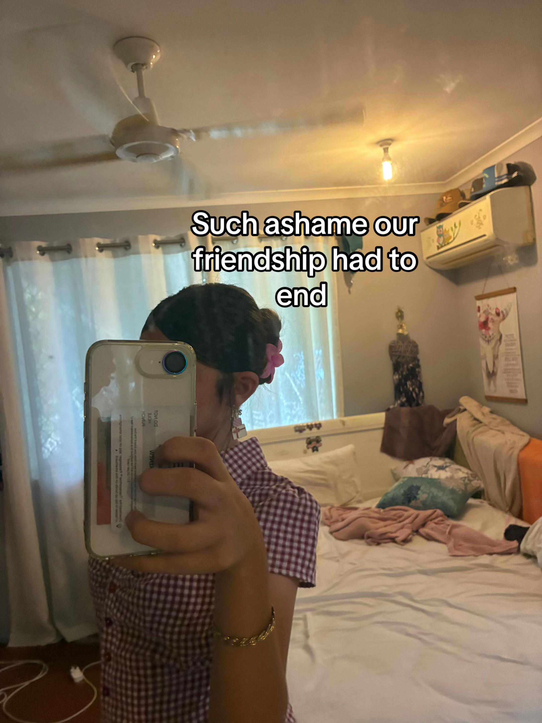 @🦦