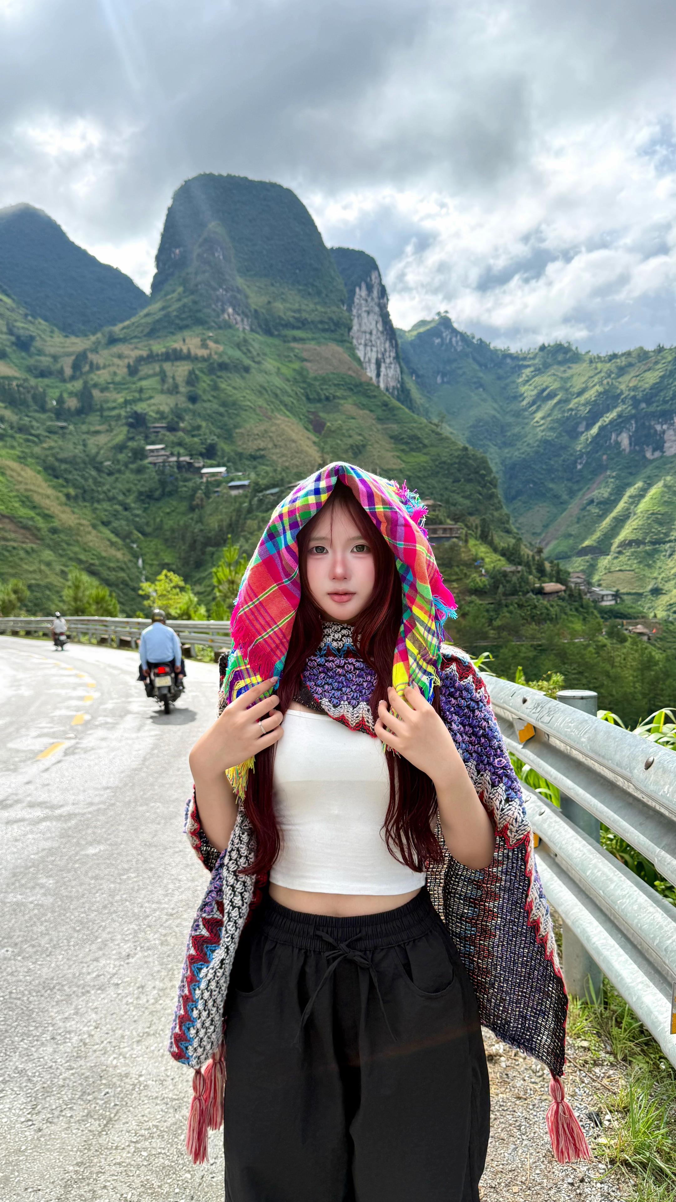 @Thảo vân lên xe anh!