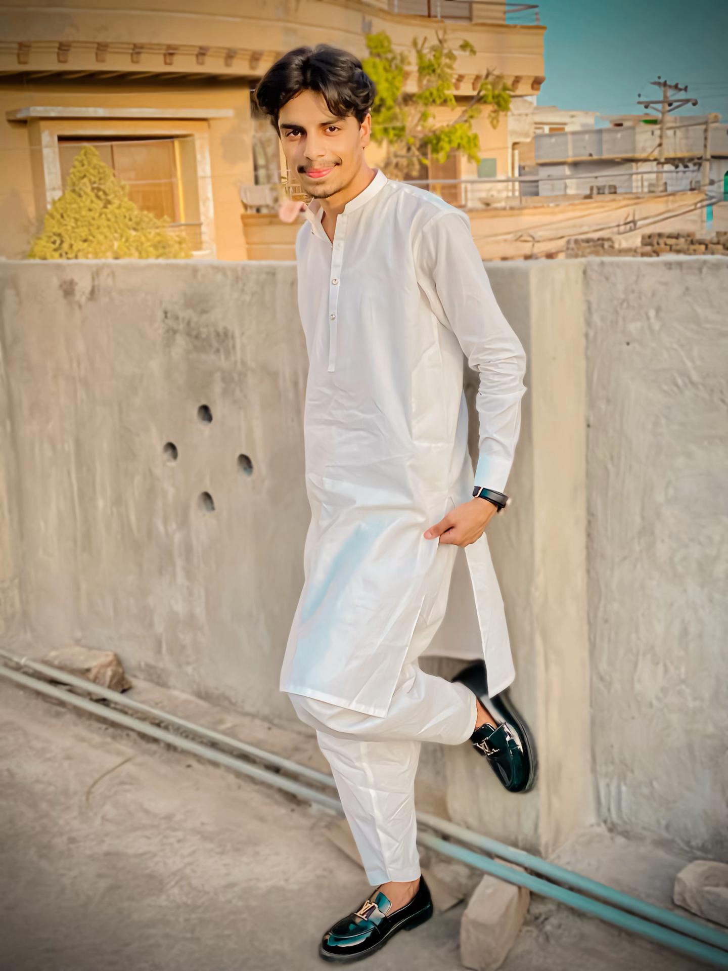 @👑FAIZAN GUجAR👑